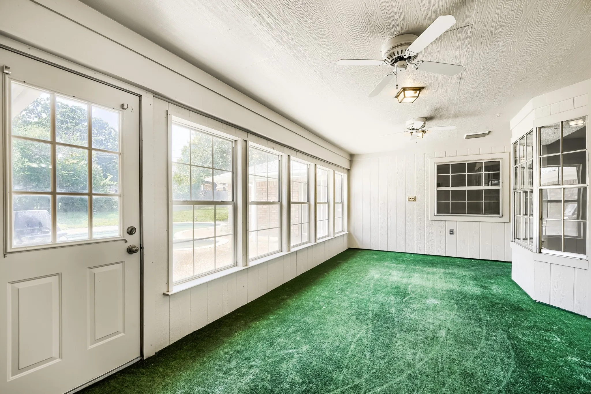 Single Family Residence For Sale in Tarrant County , 3712 Greenbriar Court, Colleyville, Texas 76034, 3 Bedroom, 2 Bathroom, 2 Garage spaces, 3,044 Sqft, built in 1977, mls#21207245, Real Estate Agent in Colleyville, Homes For Sale in Tarrant county, Homes For Sale in Colleyville, Realtor in Colleyville Texas, Real Estate Brokerage Independent Realty Texas, Luminita Cordes Realtor