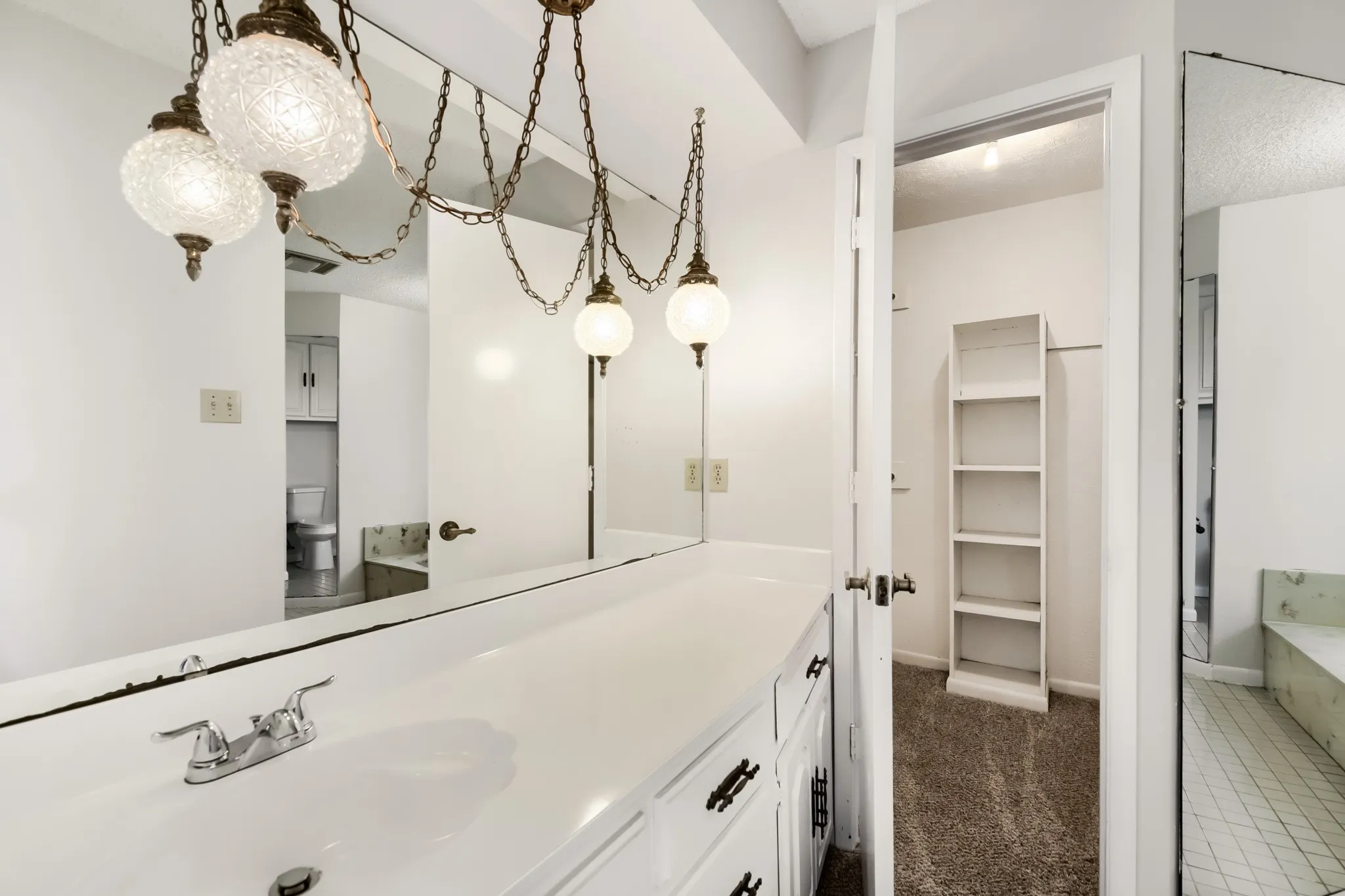 Single Family Residence For Sale in Tarrant County , 3712 Greenbriar Court, Colleyville, Texas 76034, 3 Bedroom, 2 Bathroom, 2 Garage spaces, 3,044 Sqft, built in 1977, mls#21207245, Real Estate Agent in Colleyville, Homes For Sale in Tarrant county, Homes For Sale in Colleyville, Realtor in Colleyville Texas, Real Estate Brokerage Independent Realty Texas, Luminita Cordes Realtor