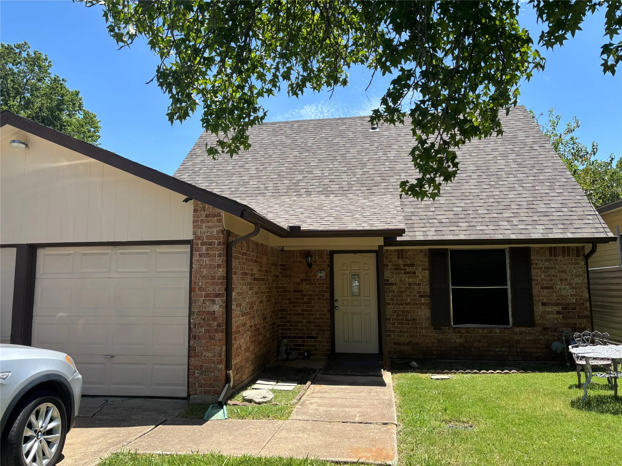 Single Family Residence For Sale in Dallas County , 3338 Ingersoll Street, Dallas, Texas 75212, 4 Bedroom, 2 Bathroom, 2 Garage spaces, 1,207 Sqft, built in 1973, mls#21331575, Real Estate Agent in Dallas, Homes For Sale in Dallas county, Homes For Sale in Dallas, Realtor in Dallas Texas, Real Estate Brokerage Independent Realty Texas, Luminita Cordes Realtor
