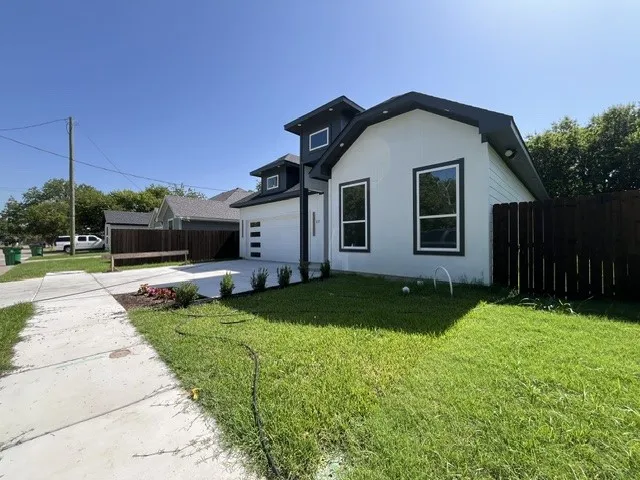 Single Family Residence For Sale in Ellis County , 117 Leatherwood Street, Waxahachie, Texas 75165, 4 Bedroom, 2 Bathroom, 2 Garage spaces, 1,676 Sqft, built in 2025, Price $324,999, mls#21339177, Real Estate Agent in Waxahachie, Homes For Sale in Ellis county, Homes For Sale in Waxahachie, Realtor in Waxahachie Texas, Real Estate Brokerage Independent Realty Texas, Luminita Cordes Realtor