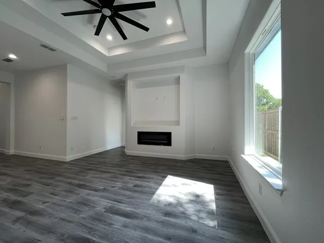Single Family Residence For Sale in Ellis County , 117 Leatherwood Street, Waxahachie, Texas 75165, 4 Bedroom, 2 Bathroom, 2 Garage spaces, 1,676 Sqft, built in 2025, Price $324,999, mls#21339177, Real Estate Agent in Waxahachie, Homes For Sale in Ellis county, Homes For Sale in Waxahachie, Realtor in Waxahachie Texas, Real Estate Brokerage Independent Realty Texas, Luminita Cordes Realtor