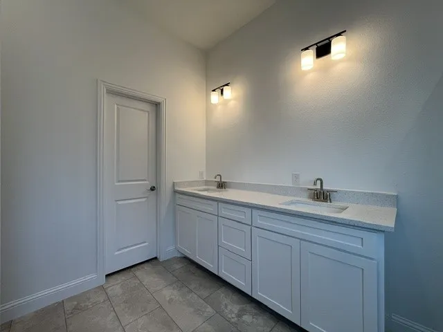 Single Family Residence For Sale in Ellis County , 117 Leatherwood Street, Waxahachie, Texas 75165, 4 Bedroom, 2 Bathroom, 2 Garage spaces, 1,676 Sqft, built in 2025, Price $324,999, mls#21339177, Real Estate Agent in Waxahachie, Homes For Sale in Ellis county, Homes For Sale in Waxahachie, Realtor in Waxahachie Texas, Real Estate Brokerage Independent Realty Texas, Luminita Cordes Realtor