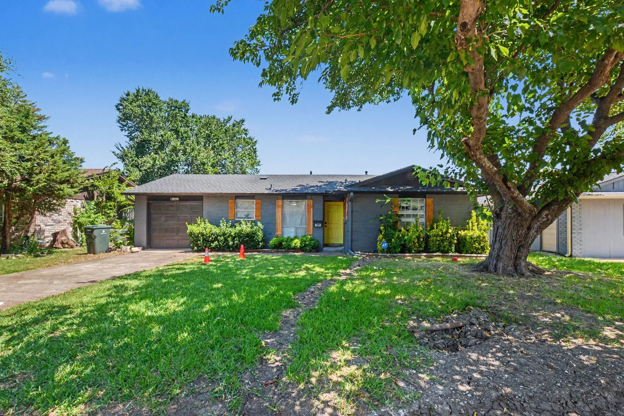 Single Family Residence For Sale in Dallas County , 1809 Homestead Place, Garland, Texas 75044, 3 Bedroom, 2 Bathroom, 1 Garage spaces, 976 Sqft, built in 1970, Price $251,300, mls#21330596, Real Estate Agent in Garland, Homes For Sale in Dallas county, Homes For Sale in Garland, Realtor in Garland Texas, Real Estate Brokerage Independent Realty Texas, Luminita Cordes Realtor