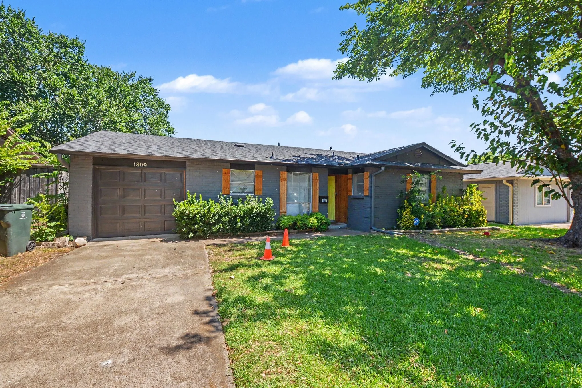 Single Family Residence For Sale in Dallas County , 1809 Homestead Place, Garland, Texas 75044, 3 Bedroom, 2 Bathroom, 1 Garage spaces, 976 Sqft, built in 1970, Price $251,300, mls#21330596, Real Estate Agent in Garland, Homes For Sale in Dallas county, Homes For Sale in Garland, Realtor in Garland Texas, Real Estate Brokerage Independent Realty Texas, Luminita Cordes Realtor