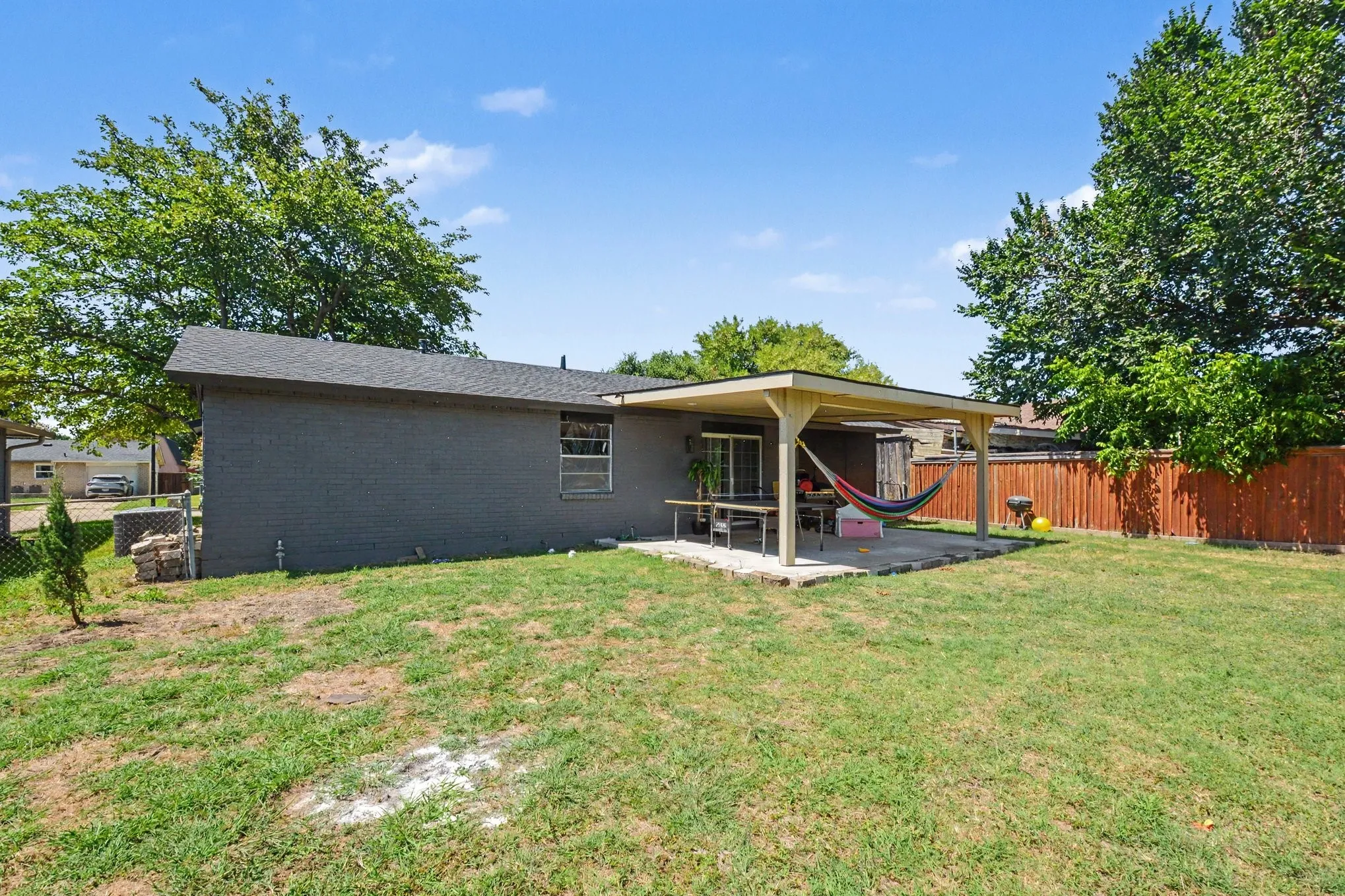 Single Family Residence For Sale in Dallas County , 1809 Homestead Place, Garland, Texas 75044, 3 Bedroom, 2 Bathroom, 1 Garage spaces, 976 Sqft, built in 1970, Price $251,300, mls#21330596, Real Estate Agent in Garland, Homes For Sale in Dallas county, Homes For Sale in Garland, Realtor in Garland Texas, Real Estate Brokerage Independent Realty Texas, Luminita Cordes Realtor