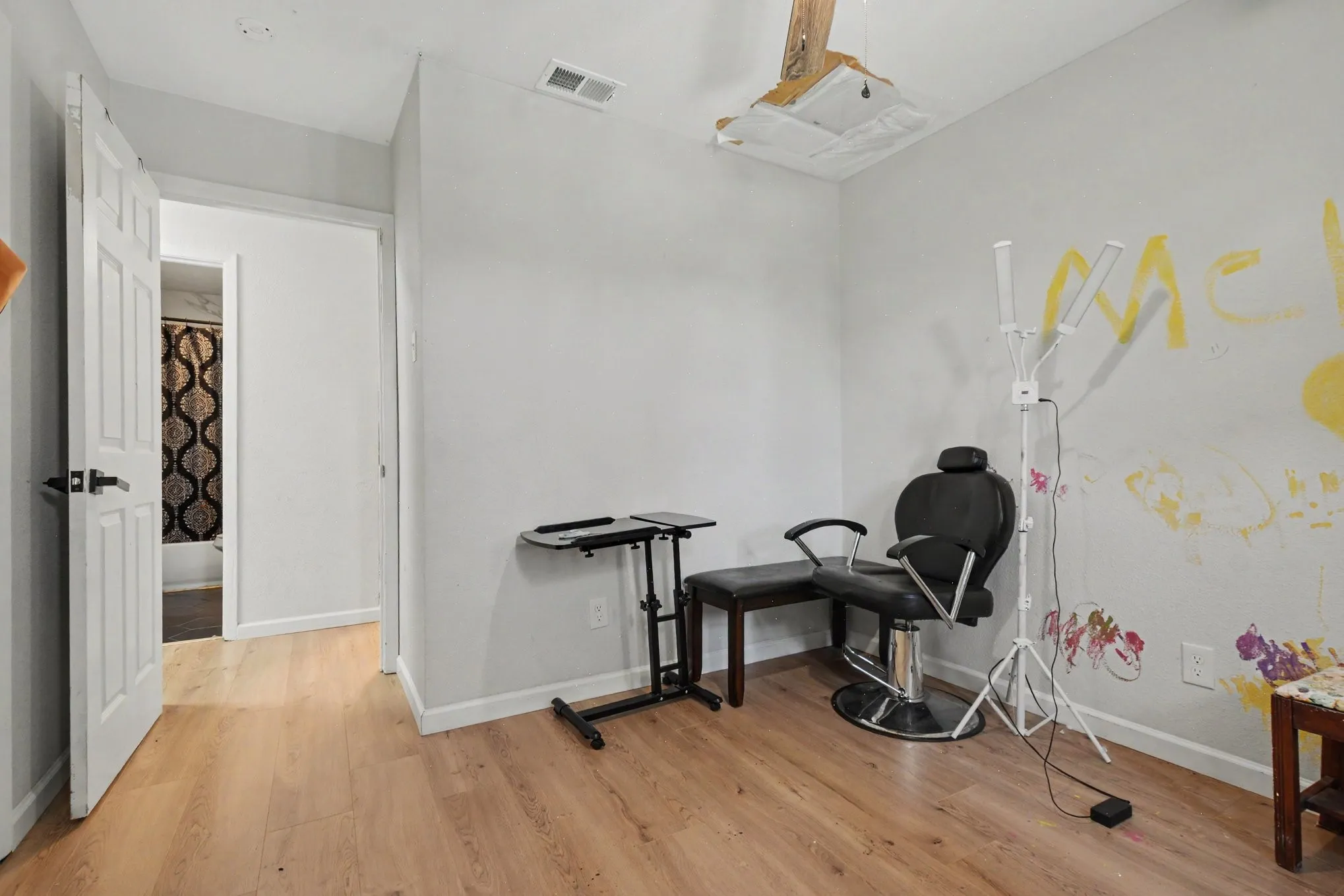 Single Family Residence For Sale in Dallas County , 1809 Homestead Place, Garland, Texas 75044, 3 Bedroom, 2 Bathroom, 1 Garage spaces, 976 Sqft, built in 1970, Price $251,300, mls#21330596, Real Estate Agent in Garland, Homes For Sale in Dallas county, Homes For Sale in Garland, Realtor in Garland Texas, Real Estate Brokerage Independent Realty Texas, Luminita Cordes Realtor