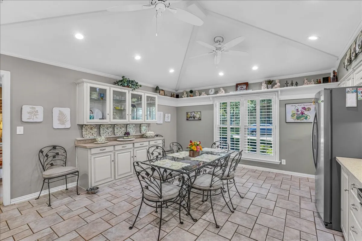 Single Family Residence For Sale in Collin County , 1609 Lake Hill Lane, Plano, Texas 75023, 4 Bedroom, 3 Bathroom, 2 Garage spaces, 3,179 Sqft, built in 1973, mls#21336571, Real Estate Agent in Plano, Homes For Sale in Collin county, Homes For Sale in Plano, Realtor in Plano Texas, Real Estate Brokerage Independent Realty Texas, Luminita Cordes Realtor