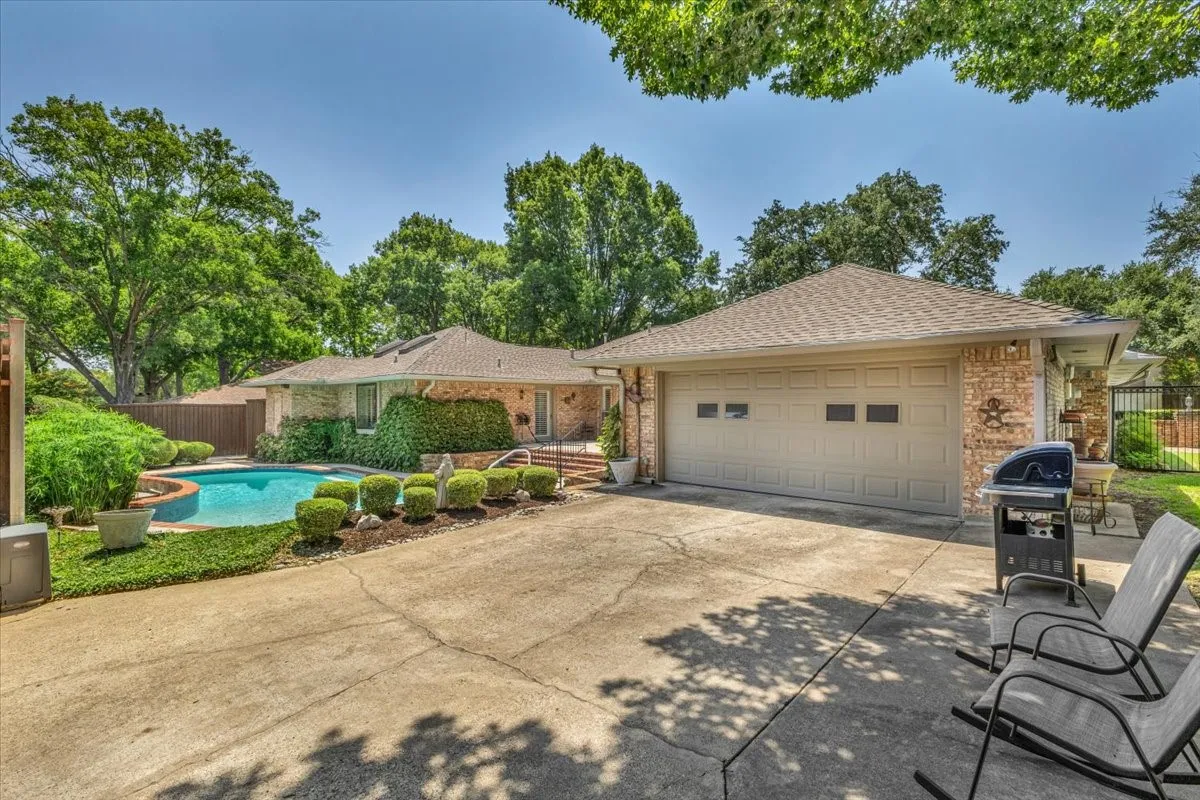 Single Family Residence For Sale in Collin County , 1609 Lake Hill Lane, Plano, Texas 75023, 4 Bedroom, 3 Bathroom, 2 Garage spaces, 3,179 Sqft, built in 1973, mls#21336571, Real Estate Agent in Plano, Homes For Sale in Collin county, Homes For Sale in Plano, Realtor in Plano Texas, Real Estate Brokerage Independent Realty Texas, Luminita Cordes Realtor