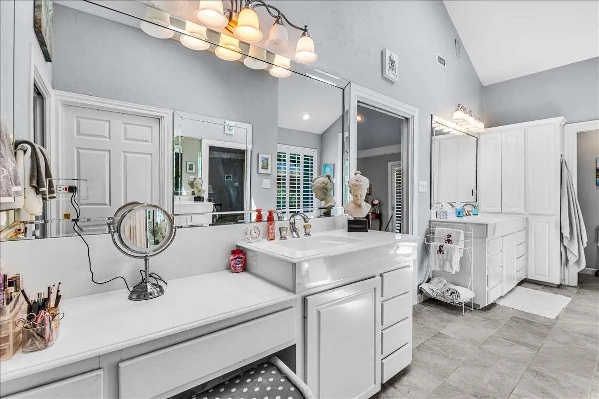 Single Family Residence For Sale in Collin County , 1609 Lake Hill Lane, Plano, Texas 75023, 4 Bedroom, 3 Bathroom, 2 Garage spaces, 3,179 Sqft, built in 1973, mls#21336571, Real Estate Agent in Plano, Homes For Sale in Collin county, Homes For Sale in Plano, Realtor in Plano Texas, Real Estate Brokerage Independent Realty Texas, Luminita Cordes Realtor
