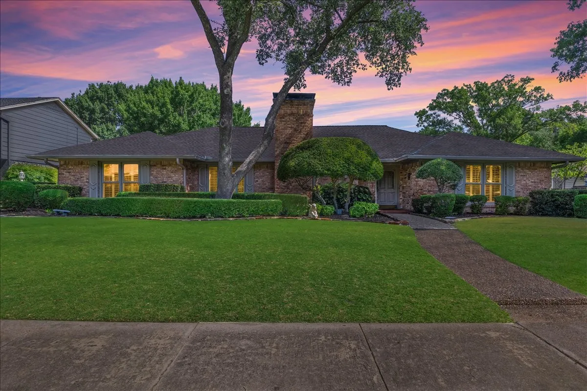 Single Family Residence For Sale in Collin County , 1609 Lake Hill Lane, Plano, Texas 75023, 4 Bedroom, 3 Bathroom, 2 Garage spaces, 3,179 Sqft, built in 1973, mls#21336571, Real Estate Agent in Plano, Homes For Sale in Collin county, Homes For Sale in Plano, Realtor in Plano Texas, Real Estate Brokerage Independent Realty Texas, Luminita Cordes Realtor