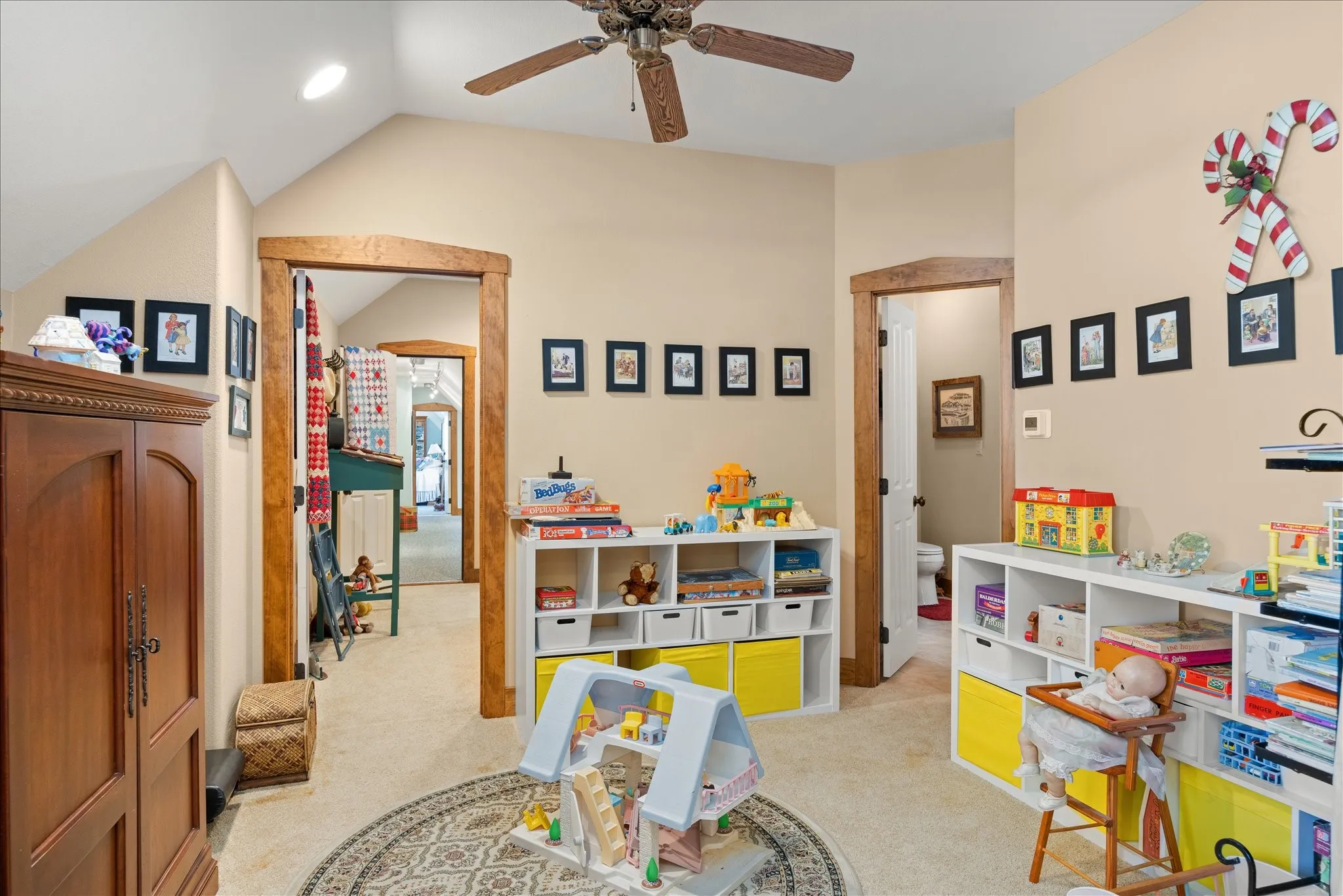 Single Family Residence For Sale in Hood County , 9001 Sawgrass Court, Granbury, Texas 76049, 4 Bedroom, 5 Bathroom, 3 Garage spaces, 3,911 Sqft, built in 2007, mls#21338158, Real Estate Agent in Granbury, Homes For Sale in Hood county, Homes For Sale in Granbury, Realtor in Granbury Texas, Real Estate Brokerage Independent Realty Texas, Luminita Cordes Realtor