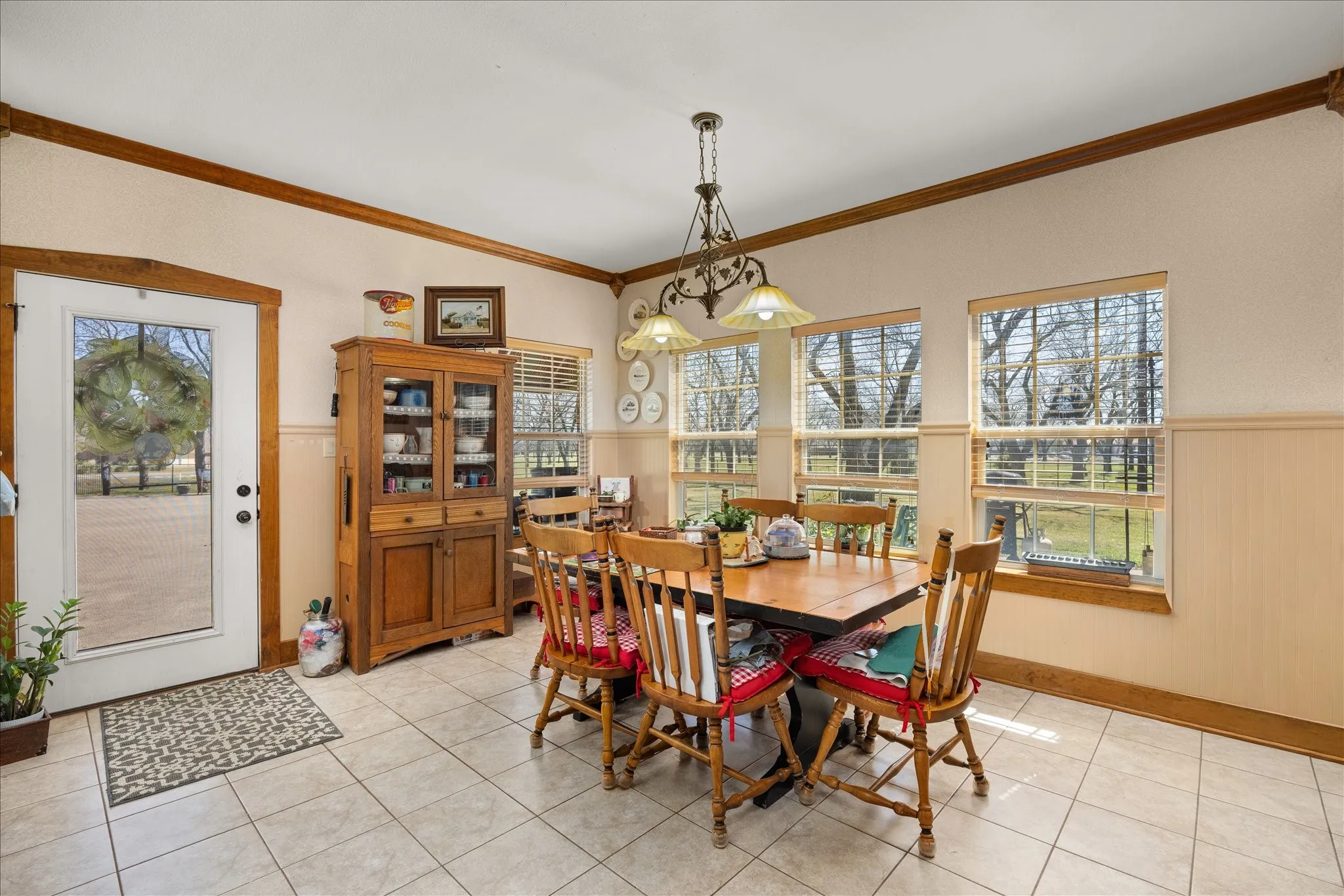 Single Family Residence For Sale in Hood County , 9001 Sawgrass Court, Granbury, Texas 76049, 4 Bedroom, 5 Bathroom, 3 Garage spaces, 3,911 Sqft, built in 2007, mls#21338158, Real Estate Agent in Granbury, Homes For Sale in Hood county, Homes For Sale in Granbury, Realtor in Granbury Texas, Real Estate Brokerage Independent Realty Texas, Luminita Cordes Realtor