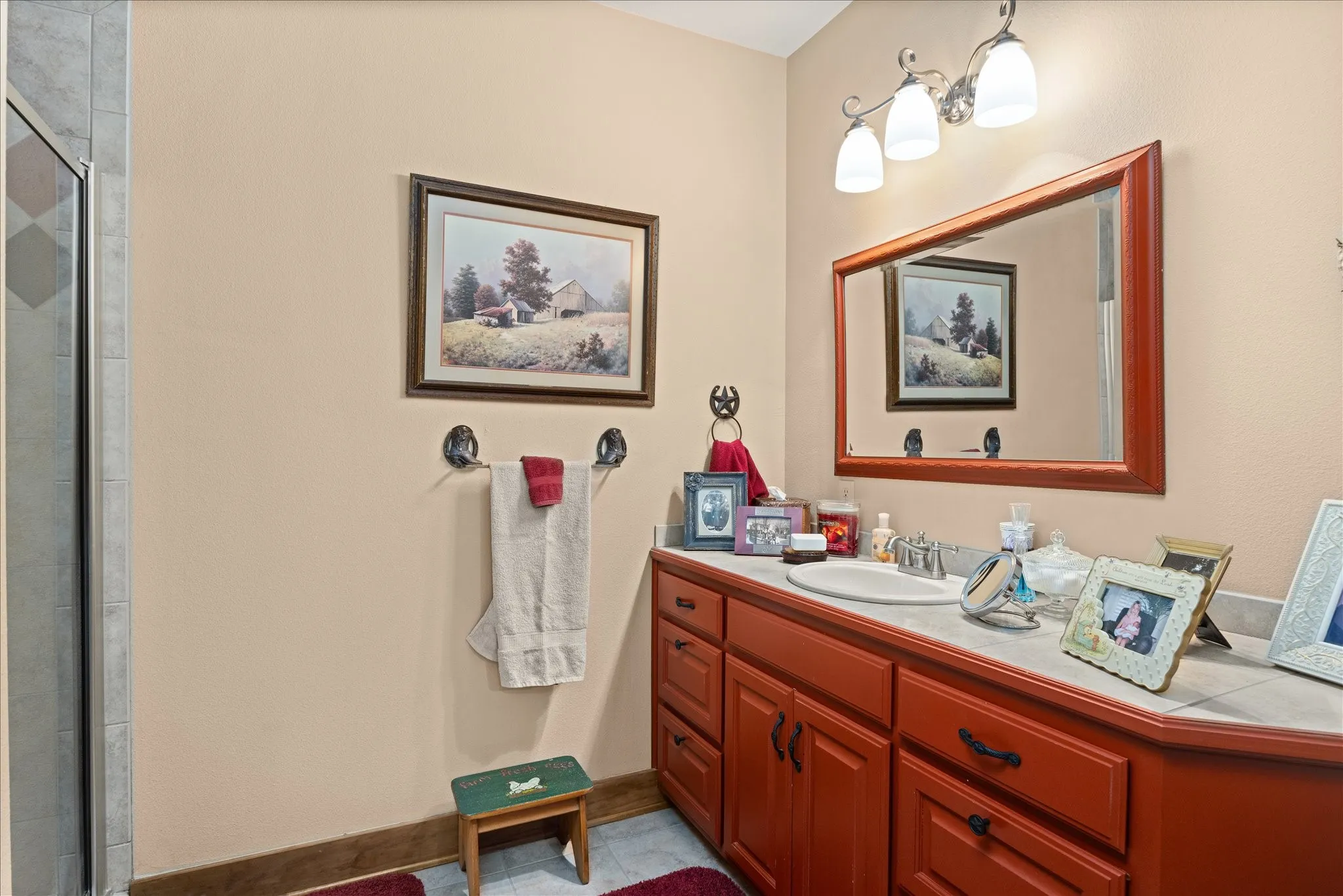 Single Family Residence For Sale in Hood County , 9001 Sawgrass Court, Granbury, Texas 76049, 4 Bedroom, 5 Bathroom, 3 Garage spaces, 3,911 Sqft, built in 2007, mls#21338158, Real Estate Agent in Granbury, Homes For Sale in Hood county, Homes For Sale in Granbury, Realtor in Granbury Texas, Real Estate Brokerage Independent Realty Texas, Luminita Cordes Realtor