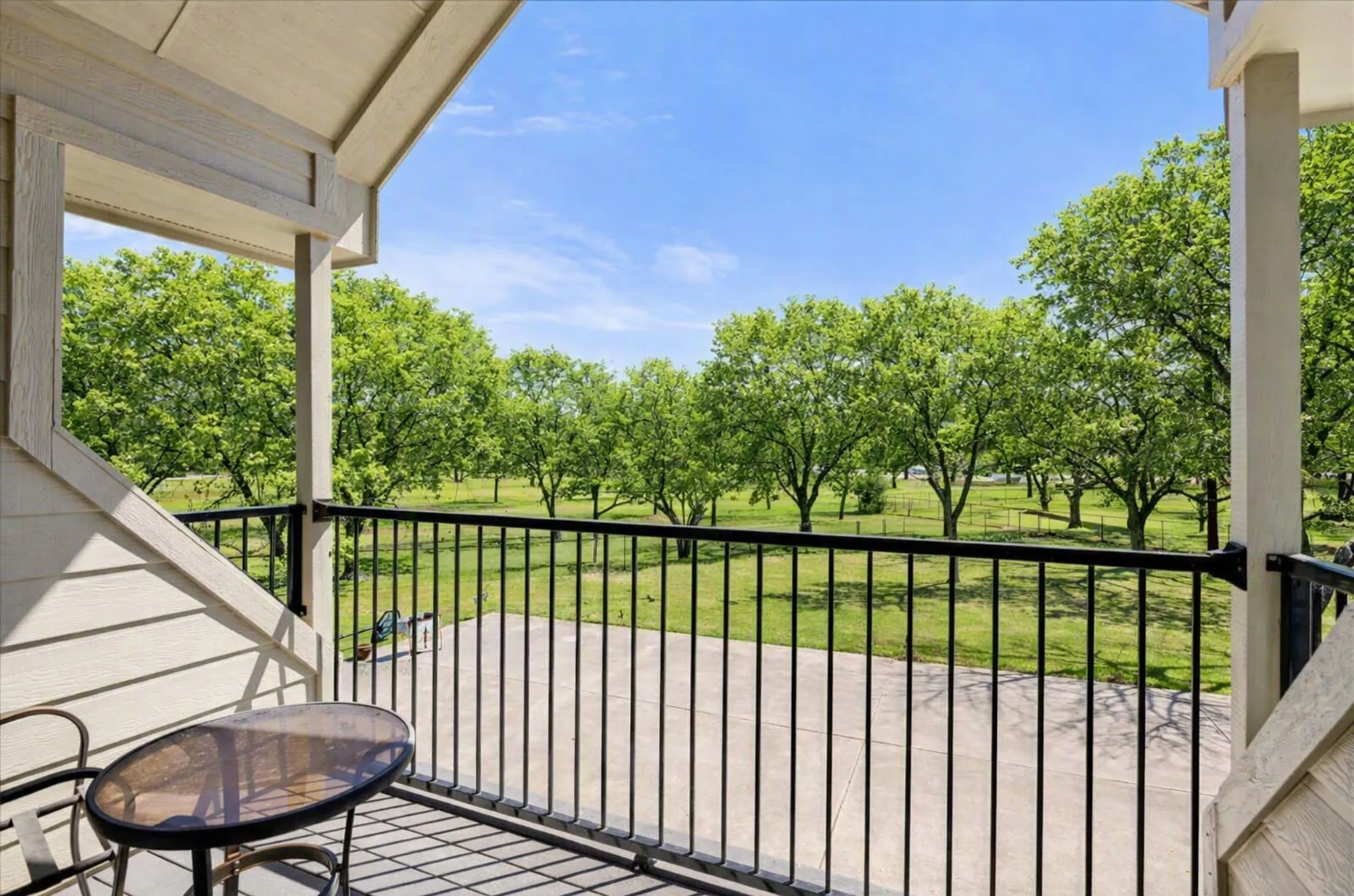 Single Family Residence For Sale in Hood County , 9001 Sawgrass Court, Granbury, Texas 76049, 4 Bedroom, 5 Bathroom, 3 Garage spaces, 3,911 Sqft, built in 2007, mls#21338158, Real Estate Agent in Granbury, Homes For Sale in Hood county, Homes For Sale in Granbury, Realtor in Granbury Texas, Real Estate Brokerage Independent Realty Texas, Luminita Cordes Realtor