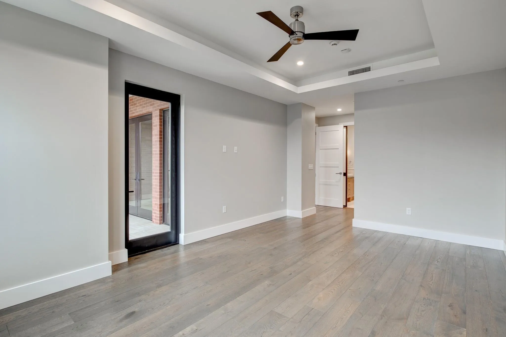 Condominium For Sale in Tarrant County , 350 Central Avenue 307, Southlake, Texas 76092, 2 Bedroom, 2 Bathroom, 2 Garage spaces, 1,729 Sqft, built in 2020, mls#21338534, Real Estate Agent in Southlake, Homes For Sale in Tarrant county, Homes For Sale in Southlake, Realtor in Southlake Texas, Real Estate Brokerage Independent Realty Texas, Luminita Cordes Realtor