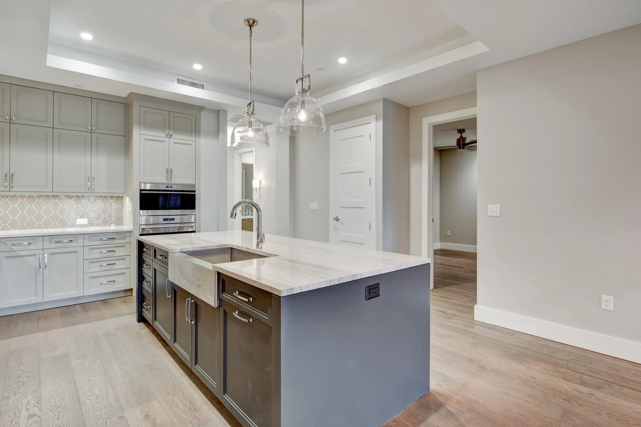 Condominium For Sale in Tarrant County , 350 Central Avenue 307, Southlake, Texas 76092, 2 Bedroom, 2 Bathroom, 2 Garage spaces, 1,729 Sqft, built in 2020, mls#21338534, Real Estate Agent in Southlake, Homes For Sale in Tarrant county, Homes For Sale in Southlake, Realtor in Southlake Texas, Real Estate Brokerage Independent Realty Texas, Luminita Cordes Realtor