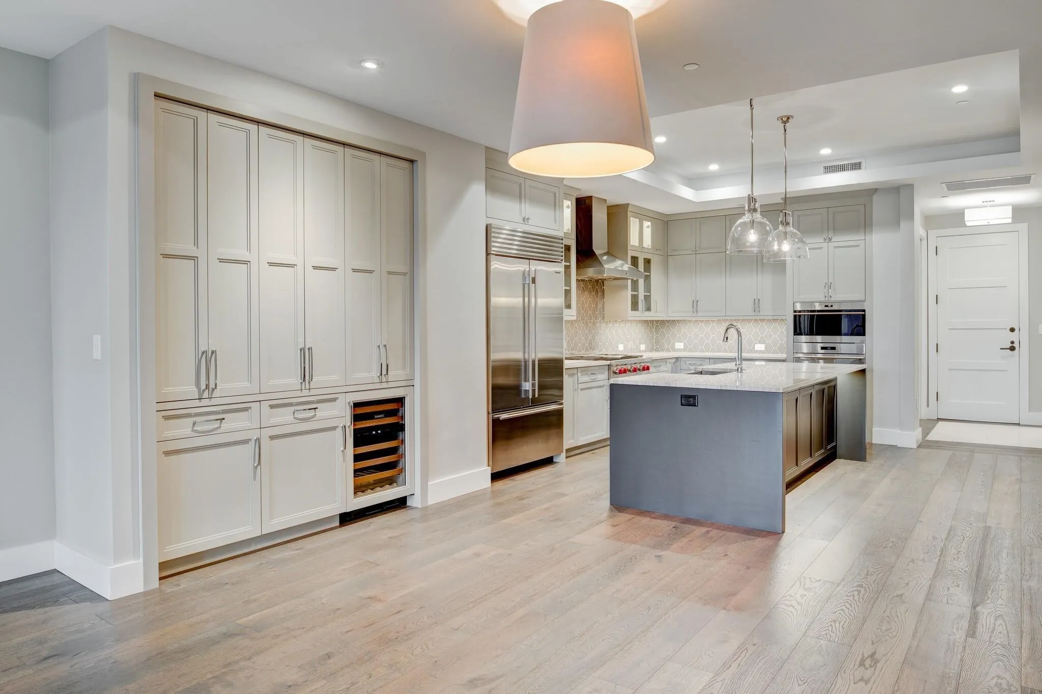 Condominium For Sale in Tarrant County , 350 Central Avenue 307, Southlake, Texas 76092, 2 Bedroom, 2 Bathroom, 2 Garage spaces, 1,729 Sqft, built in 2020, mls#21338534, Real Estate Agent in Southlake, Homes For Sale in Tarrant county, Homes For Sale in Southlake, Realtor in Southlake Texas, Real Estate Brokerage Independent Realty Texas, Luminita Cordes Realtor