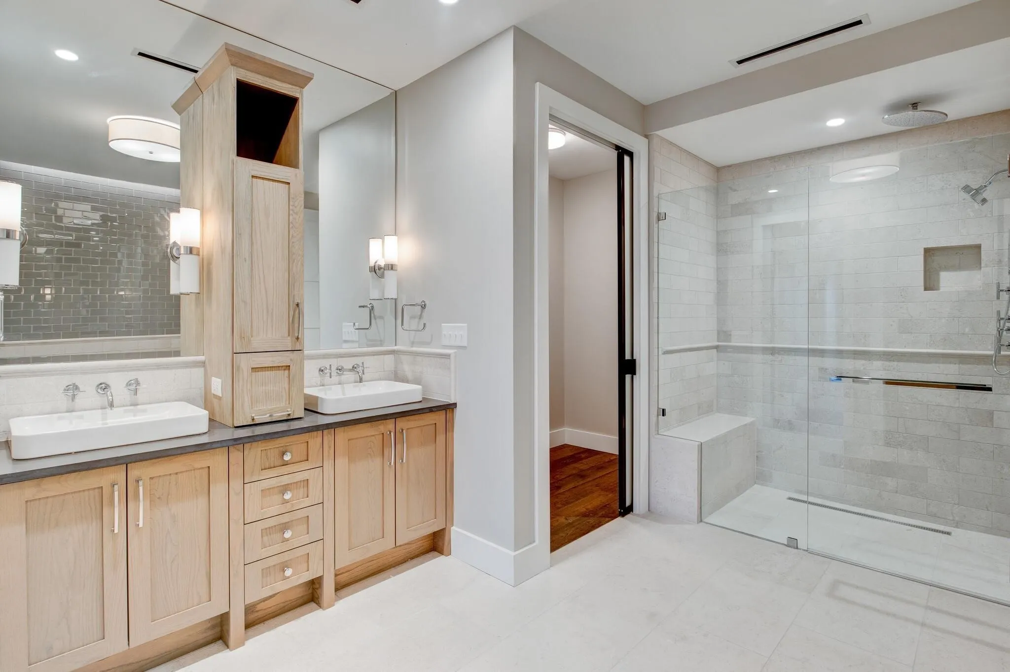 Condominium For Sale in Tarrant County , 350 Central Avenue 307, Southlake, Texas 76092, 2 Bedroom, 2 Bathroom, 2 Garage spaces, 1,729 Sqft, built in 2020, mls#21338534, Real Estate Agent in Southlake, Homes For Sale in Tarrant county, Homes For Sale in Southlake, Realtor in Southlake Texas, Real Estate Brokerage Independent Realty Texas, Luminita Cordes Realtor