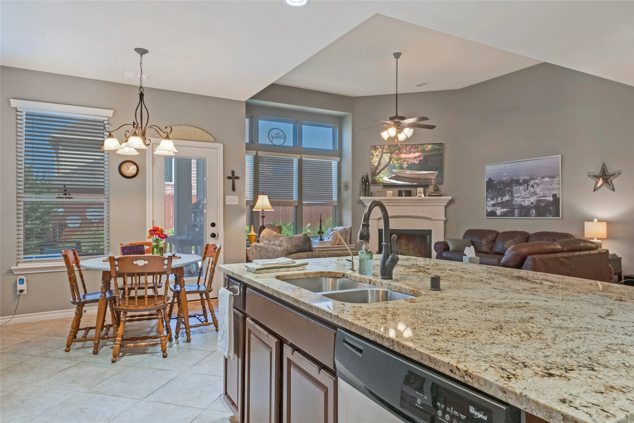 Single Family Residence For Sale in Tarrant County , 8629 Tribute Lane, Fort Worth, Texas 76131, 3 Bedroom, 3 Bathroom, 2 Garage spaces, 2,999 Sqft, built in 2013, mls#21328226, Real Estate Agent in Fort Worth, Homes For Sale in Tarrant county, Homes For Sale in Fort Worth, Realtor in Fort Worth Texas, Real Estate Brokerage Independent Realty Texas, Luminita Cordes Realtor
