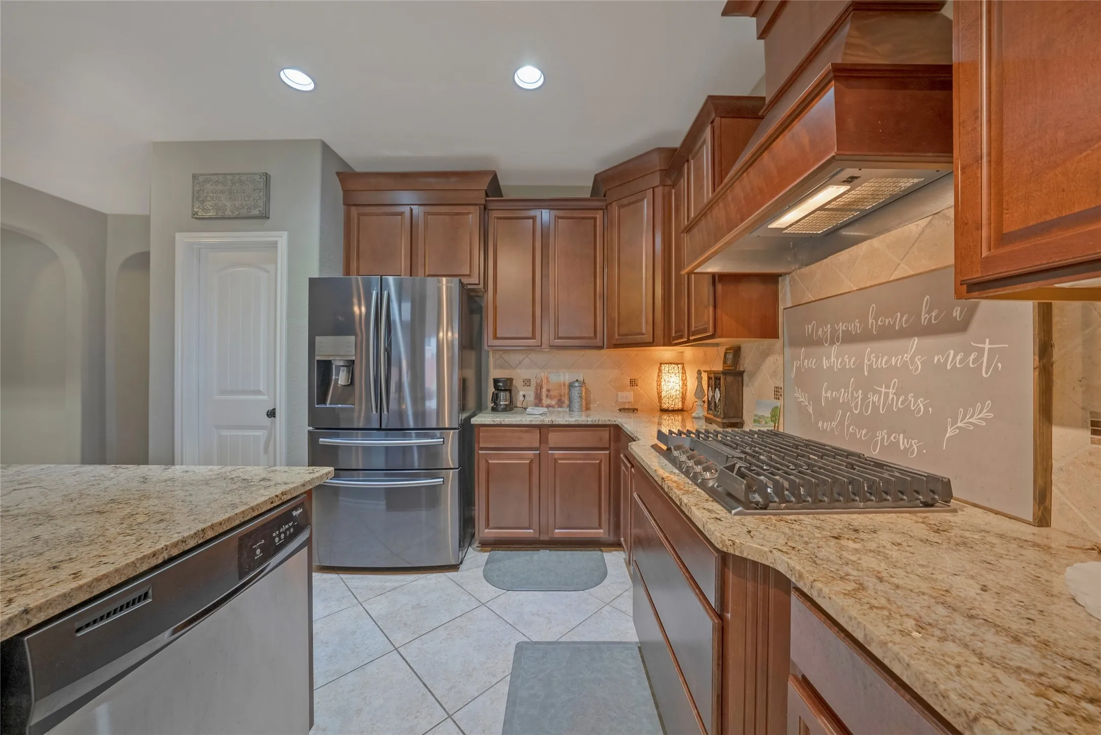Single Family Residence For Sale in Tarrant County , 8629 Tribute Lane, Fort Worth, Texas 76131, 3 Bedroom, 3 Bathroom, 2 Garage spaces, 2,999 Sqft, built in 2013, mls#21328226, Real Estate Agent in Fort Worth, Homes For Sale in Tarrant county, Homes For Sale in Fort Worth, Realtor in Fort Worth Texas, Real Estate Brokerage Independent Realty Texas, Luminita Cordes Realtor