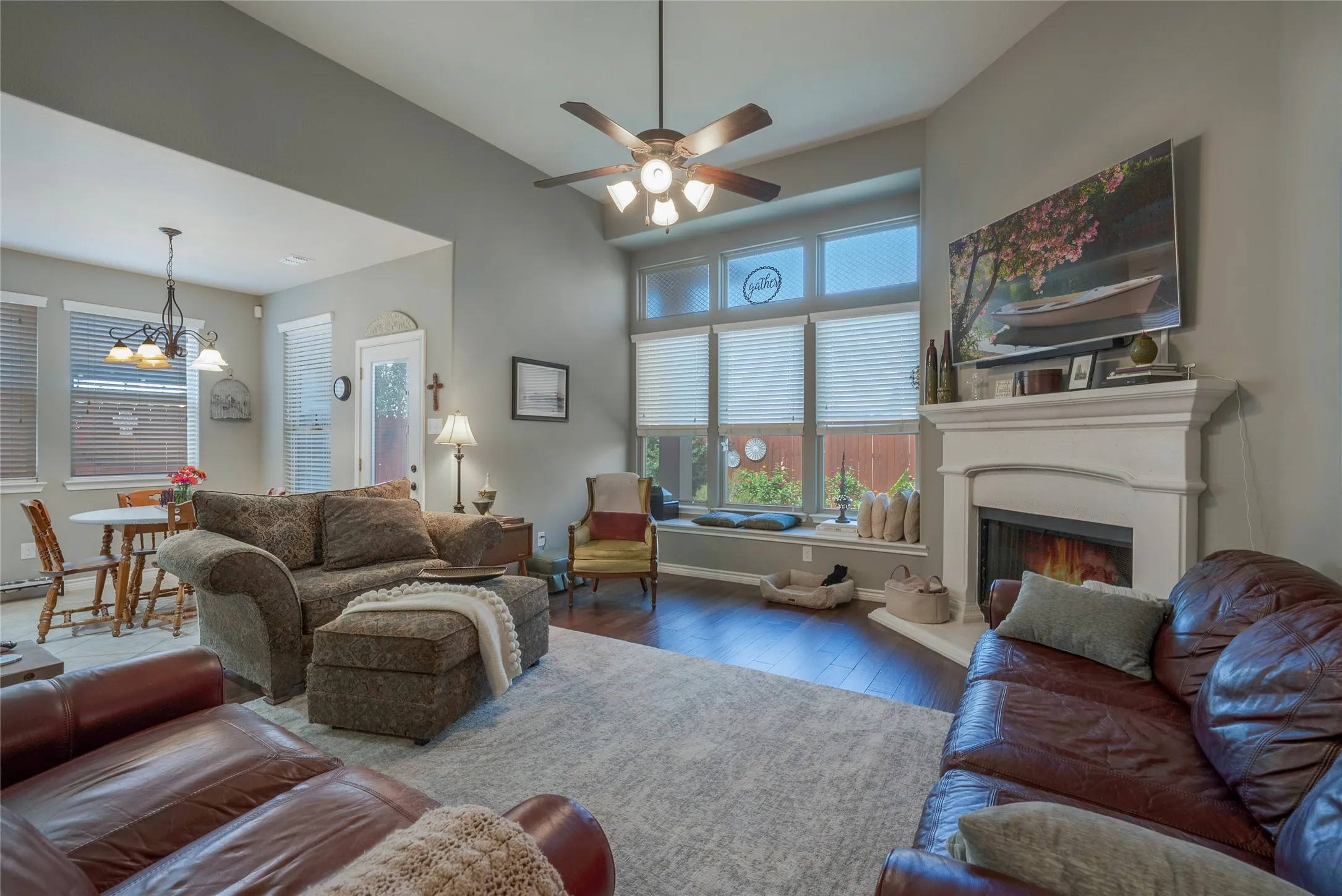 Single Family Residence For Sale in Tarrant County , 8629 Tribute Lane, Fort Worth, Texas 76131, 3 Bedroom, 3 Bathroom, 2 Garage spaces, 2,999 Sqft, built in 2013, mls#21328226, Real Estate Agent in Fort Worth, Homes For Sale in Tarrant county, Homes For Sale in Fort Worth, Realtor in Fort Worth Texas, Real Estate Brokerage Independent Realty Texas, Luminita Cordes Realtor