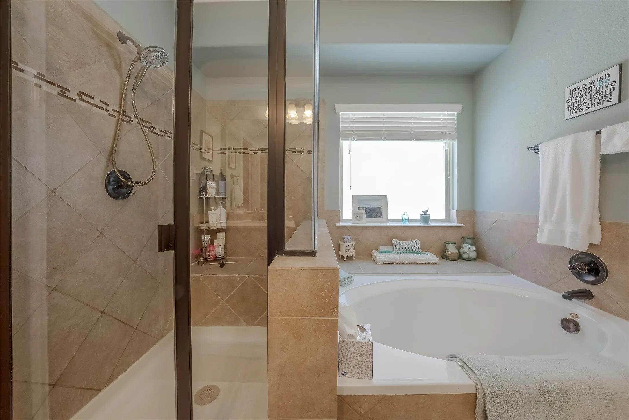 Single Family Residence For Sale in Tarrant County , 8629 Tribute Lane, Fort Worth, Texas 76131, 3 Bedroom, 3 Bathroom, 2 Garage spaces, 2,999 Sqft, built in 2013, mls#21328226, Real Estate Agent in Fort Worth, Homes For Sale in Tarrant county, Homes For Sale in Fort Worth, Realtor in Fort Worth Texas, Real Estate Brokerage Independent Realty Texas, Luminita Cordes Realtor