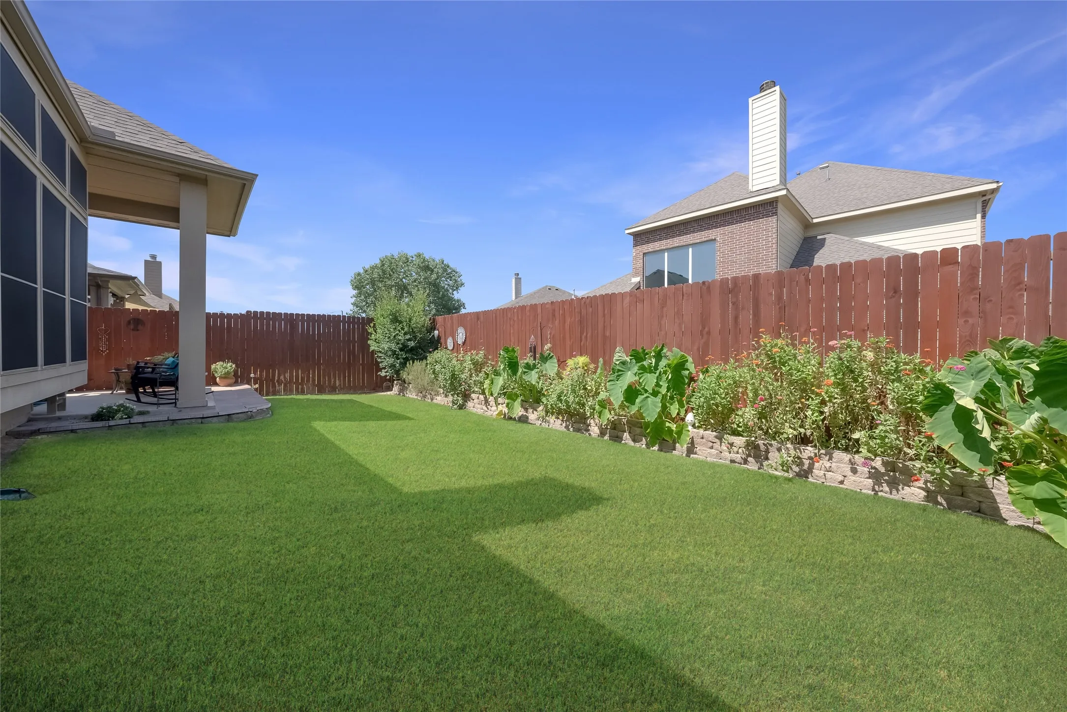 Single Family Residence For Sale in Tarrant County , 8629 Tribute Lane, Fort Worth, Texas 76131, 3 Bedroom, 3 Bathroom, 2 Garage spaces, 2,999 Sqft, built in 2013, mls#21328226, Real Estate Agent in Fort Worth, Homes For Sale in Tarrant county, Homes For Sale in Fort Worth, Realtor in Fort Worth Texas, Real Estate Brokerage Independent Realty Texas, Luminita Cordes Realtor