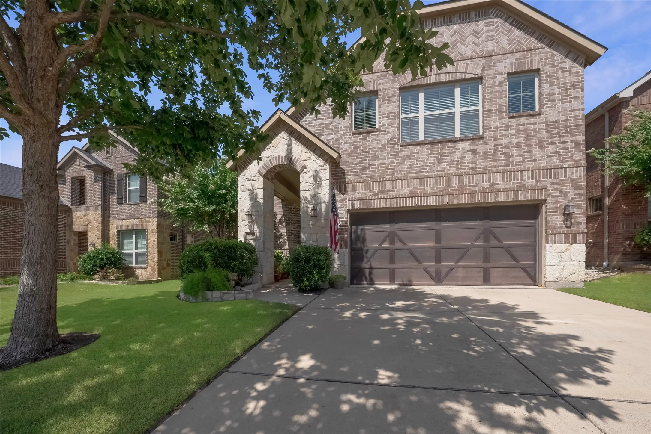 Single Family Residence For Sale in Tarrant County , 8629 Tribute Lane, Fort Worth, Texas 76131, 3 Bedroom, 3 Bathroom, 2 Garage spaces, 2,999 Sqft, built in 2013, mls#21328226, Real Estate Agent in Fort Worth, Homes For Sale in Tarrant county, Homes For Sale in Fort Worth, Realtor in Fort Worth Texas, Real Estate Brokerage Independent Realty Texas, Luminita Cordes Realtor
