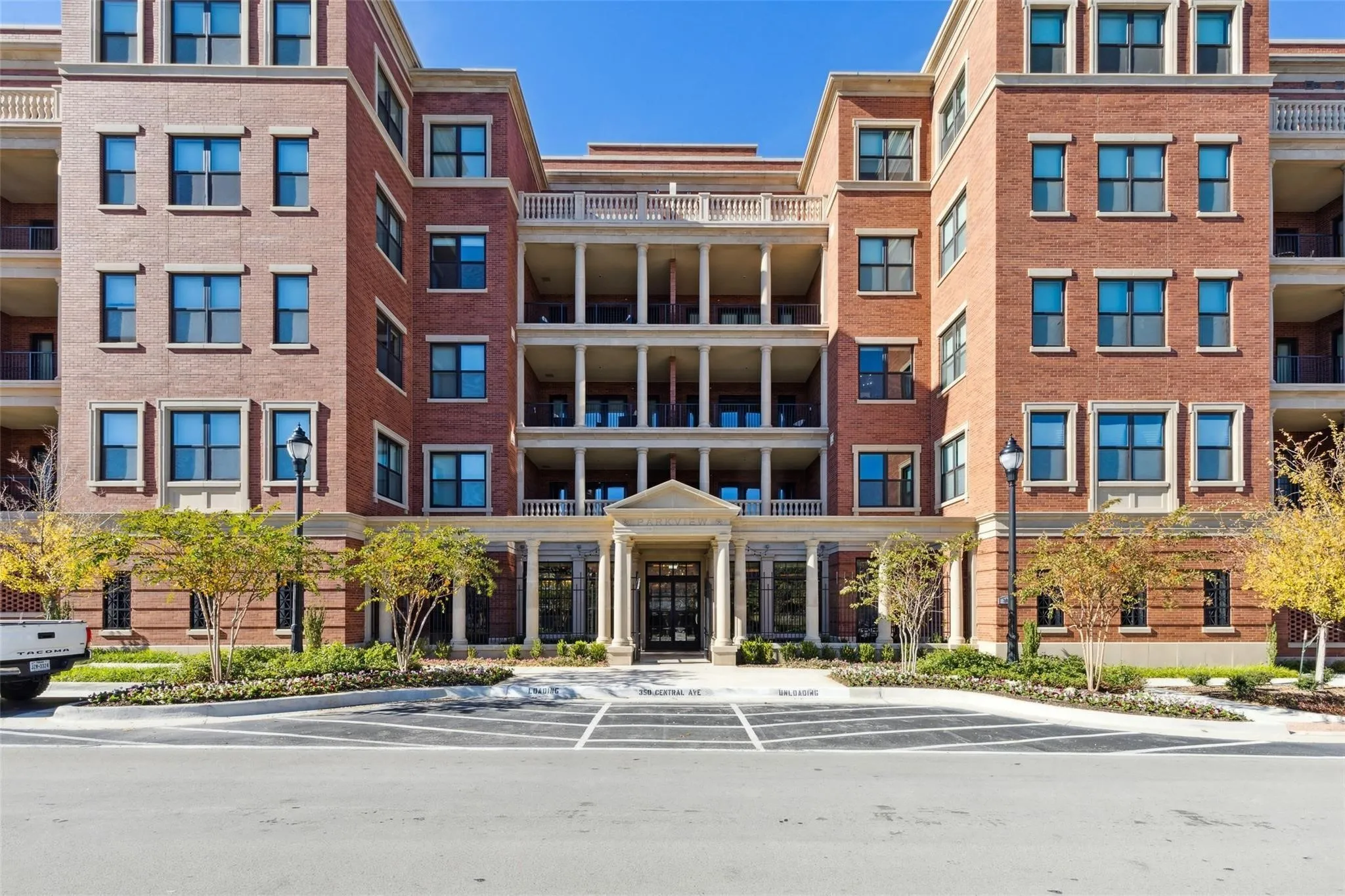 Condominium For Rent in Tarrant County , 350 Central Avenue 307, Southlake, Texas 76092, 2 Bedrooms, 2 Bathrooms, 2 Garage spaces, 1,729 Sqft, built in 2020, Price $7,500, mls#21338545, Real Estate Agent in Southlake, Homes For Rent in Tarrant county, Homes For Rent in Southlake, Realtor in Southlake Texas, Real Estate Brokerage Independent Realty Texas, Luminita Cordes Realtor