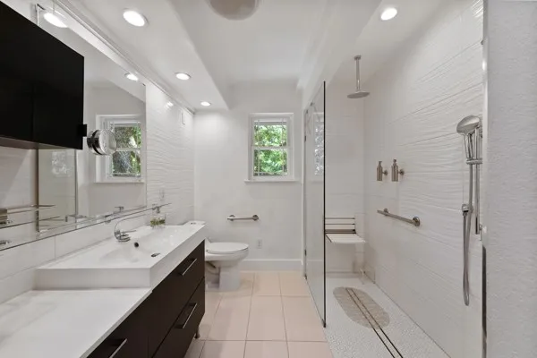 Single Family Residence For Sale in Tarrant County , 1806 Old Oak Drive, Arlington, Texas 76012, 6 Bedroom, 5 Bathroom, 2 Garage spaces, 4,658 Sqft, built in 1999, mls#21337754, Real Estate Agent in Arlington, Homes For Sale in Tarrant county, Homes For Sale in Arlington, Realtor in Arlington Texas, Real Estate Brokerage Independent Realty Texas, Luminita Cordes Realtor