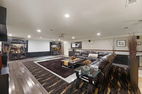 Single Family Residence For Sale in Tarrant County , 1806 Old Oak Drive, Arlington, Texas 76012, 6 Bedroom, 5 Bathroom, 2 Garage spaces, 4,658 Sqft, built in 1999, mls#21337754, Real Estate Agent in Arlington, Homes For Sale in Tarrant county, Homes For Sale in Arlington, Realtor in Arlington Texas, Real Estate Brokerage Independent Realty Texas, Luminita Cordes Realtor