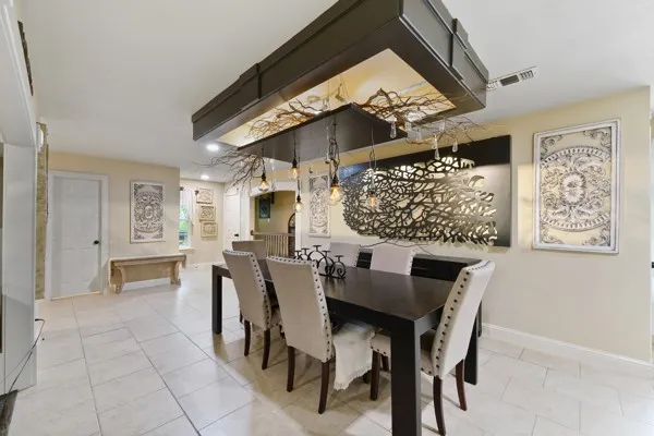 Single Family Residence For Sale in Tarrant County , 1806 Old Oak Drive, Arlington, Texas 76012, 6 Bedroom, 5 Bathroom, 2 Garage spaces, 4,658 Sqft, built in 1999, mls#21337754, Real Estate Agent in Arlington, Homes For Sale in Tarrant county, Homes For Sale in Arlington, Realtor in Arlington Texas, Real Estate Brokerage Independent Realty Texas, Luminita Cordes Realtor