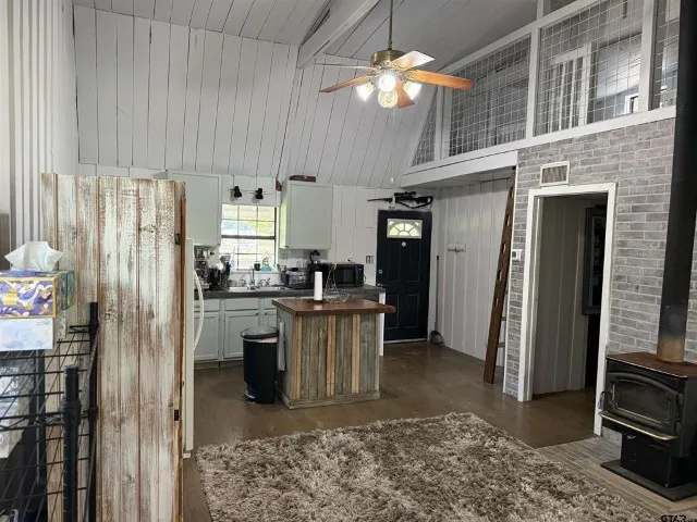 Farm For Sale in Smith County , 21120 Fm 16 W, Lindale, Texas 75771, 1 Bedroom, 1 Bathroom, Garage spaces, 1,000 Sqft, built in 2001, Price $2,795,000, mls#21339920, Real Estate Agent in Lindale, Homes For Sale in Smith county, Homes For Sale in Lindale, Realtor in Lindale Texas, Real Estate Brokerage Independent Realty Texas, Luminita Cordes Realtor