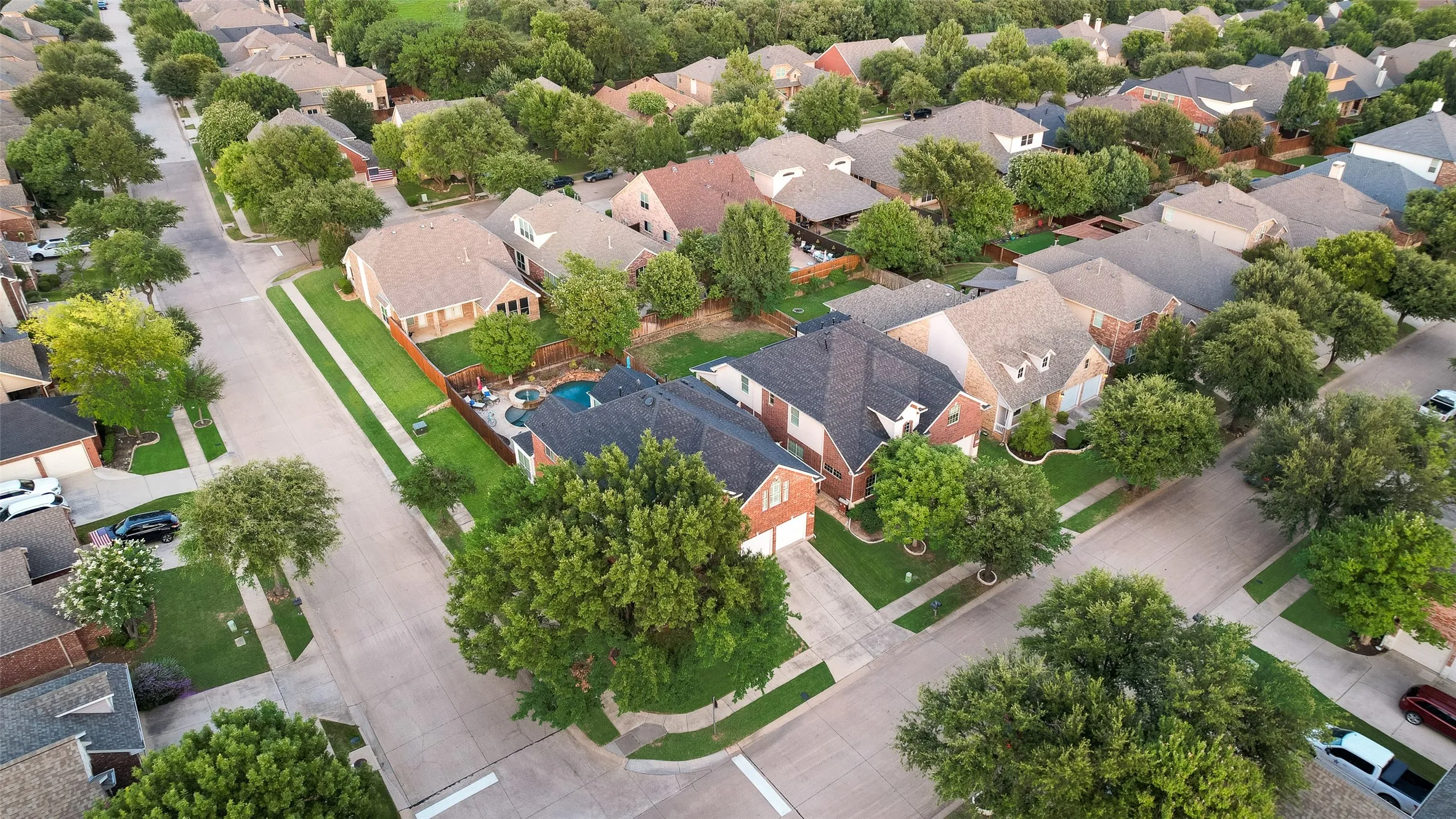 Single Family Residence For Sale in Denton County , 1660 Meadows Avenue, Lantana, Texas 76226, 5 Bedroom, 4 Bathroom, 2 Garage spaces, 2,959 Sqft, built in 2003, mls#21339922, Real Estate Agent in Lantana, Homes For Sale in Denton county, Homes For Sale in Lantana, Realtor in Lantana Texas, Real Estate Brokerage Independent Realty Texas, Luminita Cordes Realtor