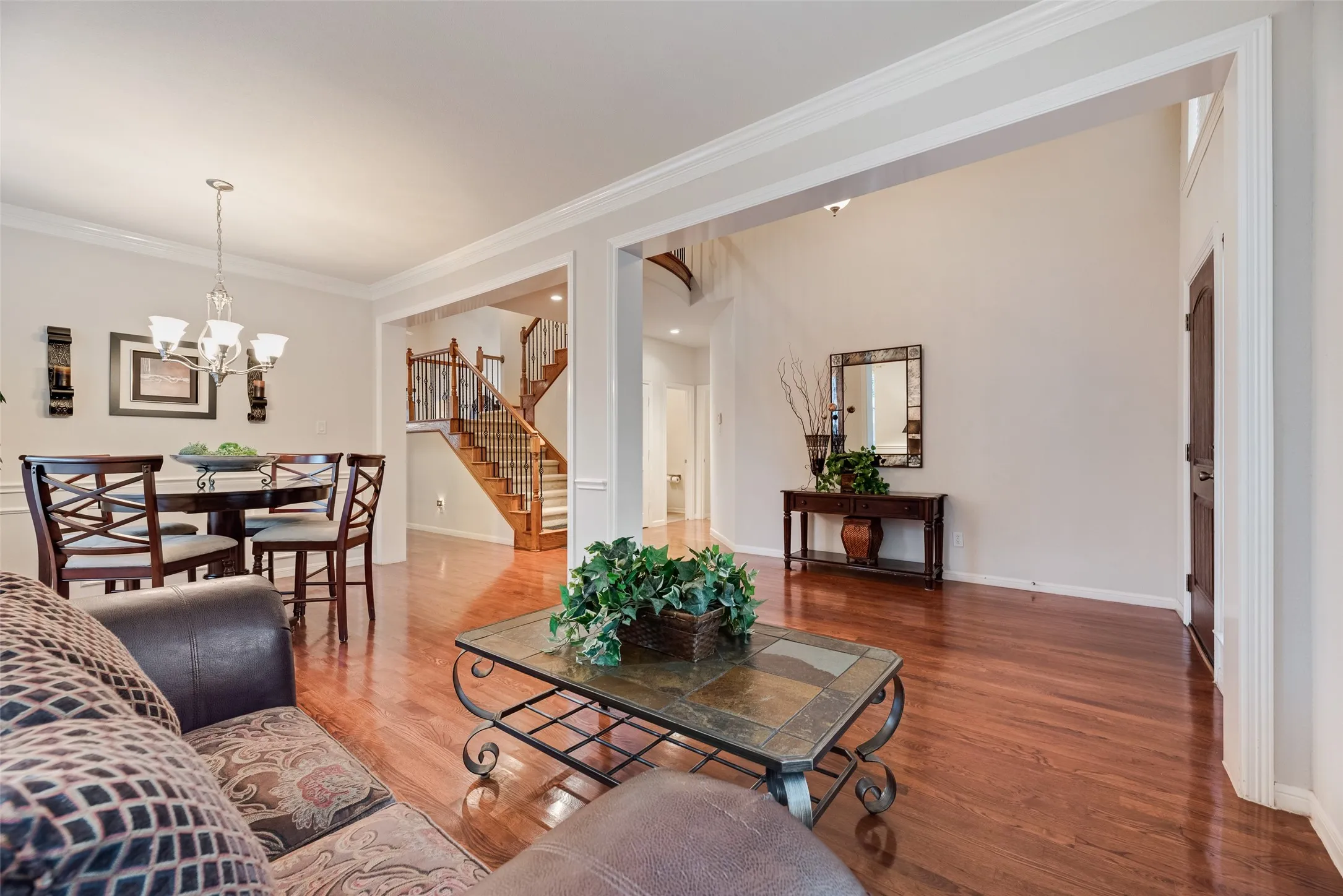 Single Family Residence For Sale in Denton County , 1660 Meadows Avenue, Lantana, Texas 76226, 5 Bedroom, 4 Bathroom, 2 Garage spaces, 2,959 Sqft, built in 2003, mls#21339922, Real Estate Agent in Lantana, Homes For Sale in Denton county, Homes For Sale in Lantana, Realtor in Lantana Texas, Real Estate Brokerage Independent Realty Texas, Luminita Cordes Realtor