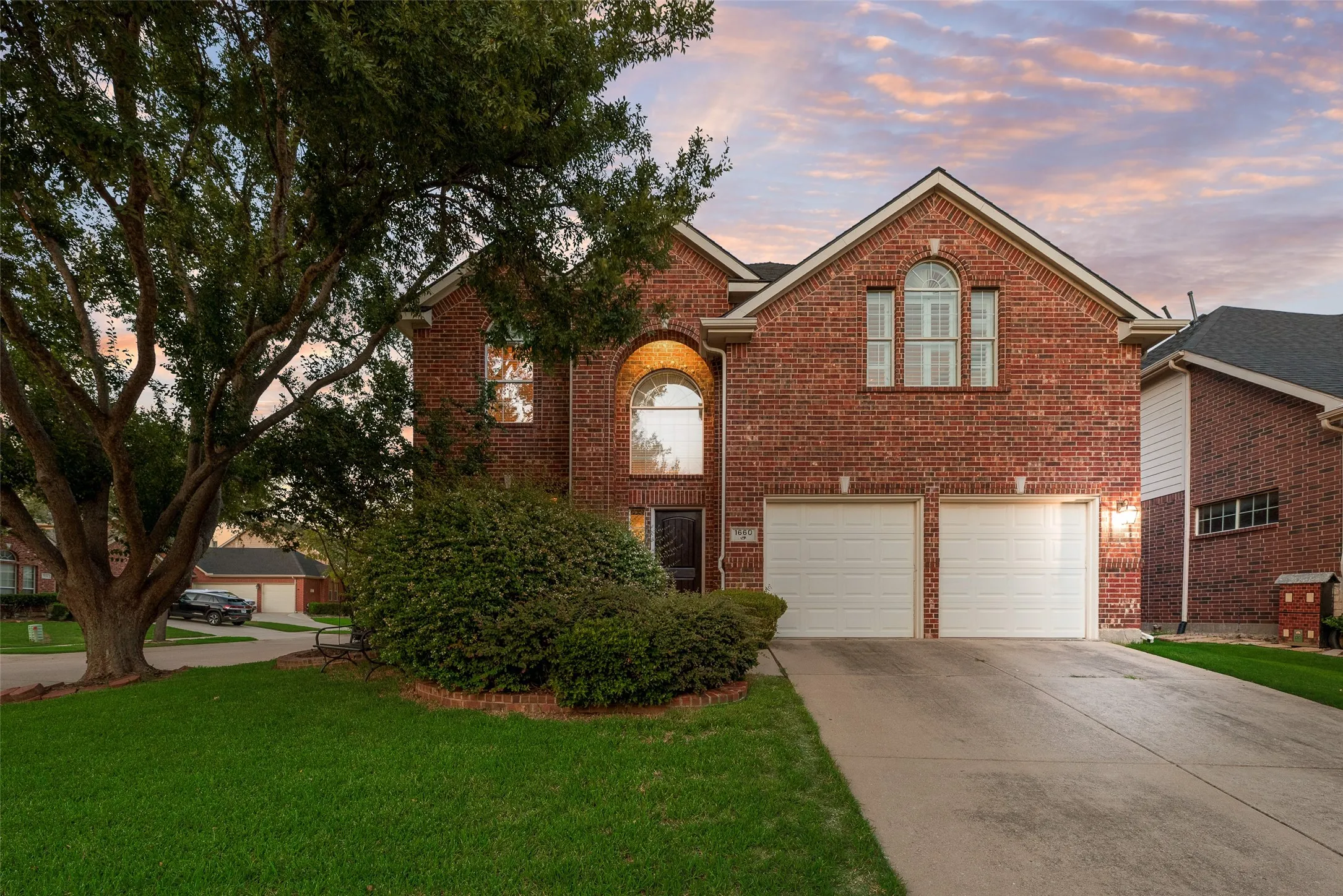 Single Family Residence For Sale in Denton County , 1660 Meadows Avenue, Lantana, Texas 76226, 5 Bedroom, 4 Bathroom, 2 Garage spaces, 2,959 Sqft, built in 2003, mls#21339922, Real Estate Agent in Lantana, Homes For Sale in Denton county, Homes For Sale in Lantana, Realtor in Lantana Texas, Real Estate Brokerage Independent Realty Texas, Luminita Cordes Realtor