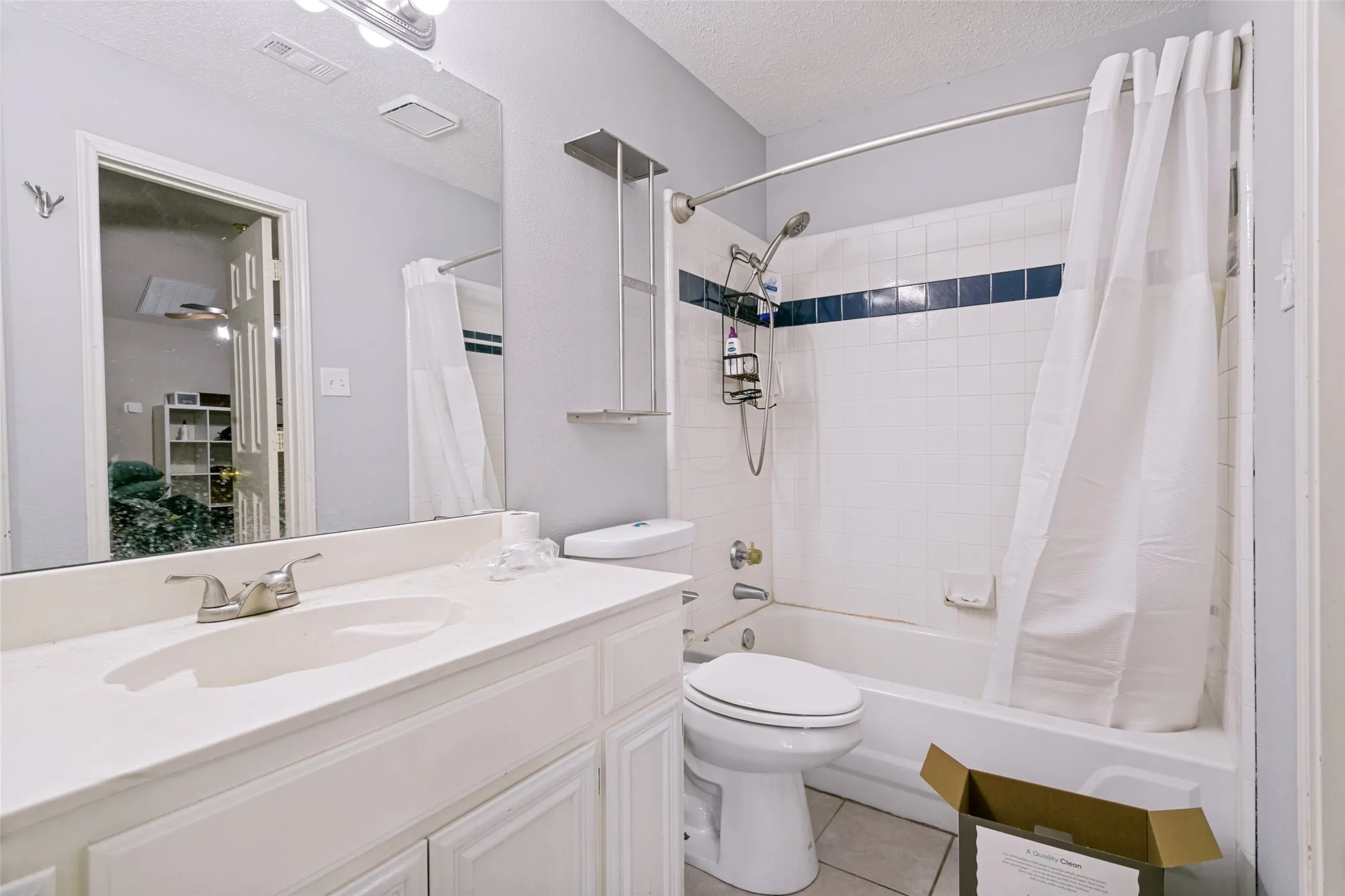 Single Family Residence For Sale in Tarrant County , 2616 Wickersham Court, Grapevine, Texas 76051, 5 Bedroom, 3 Bathroom, 2 Garage spaces, 2,791 Sqft, built in 1992, mls#21337641, Real Estate Agent in Grapevine, Homes For Sale in Tarrant county, Homes For Sale in Grapevine, Realtor in Grapevine Texas, Real Estate Brokerage Independent Realty Texas, Luminita Cordes Realtor