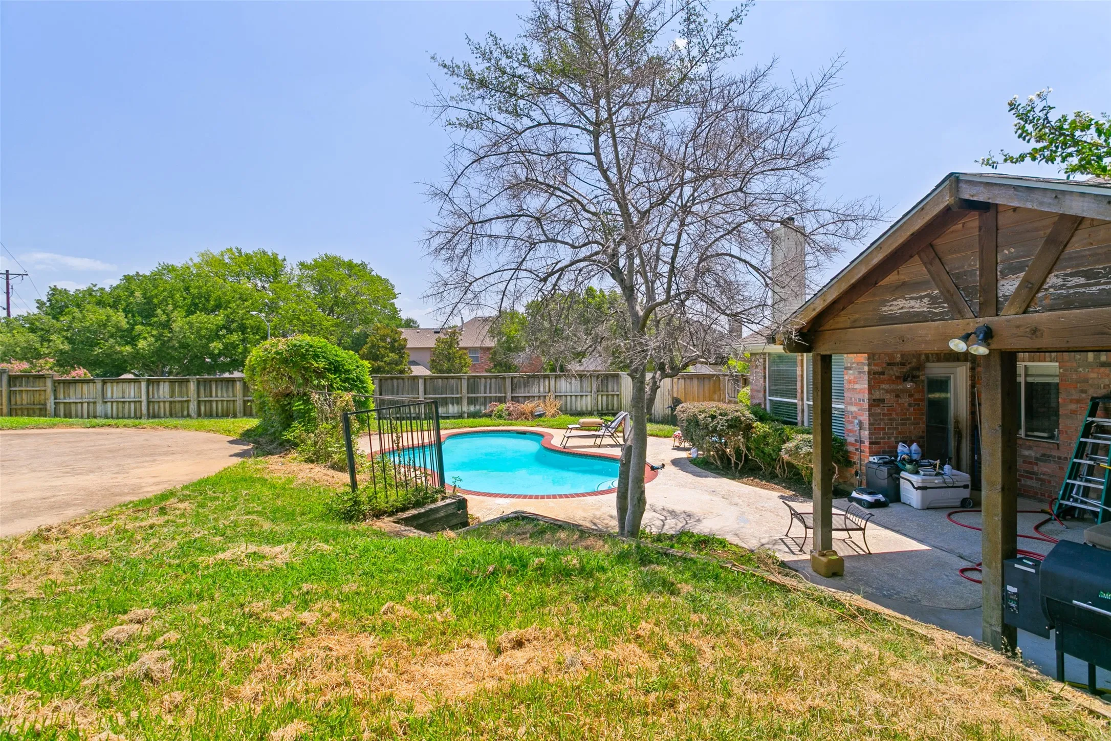 Single Family Residence For Sale in Tarrant County , 2616 Wickersham Court, Grapevine, Texas 76051, 5 Bedroom, 3 Bathroom, 2 Garage spaces, 2,791 Sqft, built in 1992, mls#21337641, Real Estate Agent in Grapevine, Homes For Sale in Tarrant county, Homes For Sale in Grapevine, Realtor in Grapevine Texas, Real Estate Brokerage Independent Realty Texas, Luminita Cordes Realtor