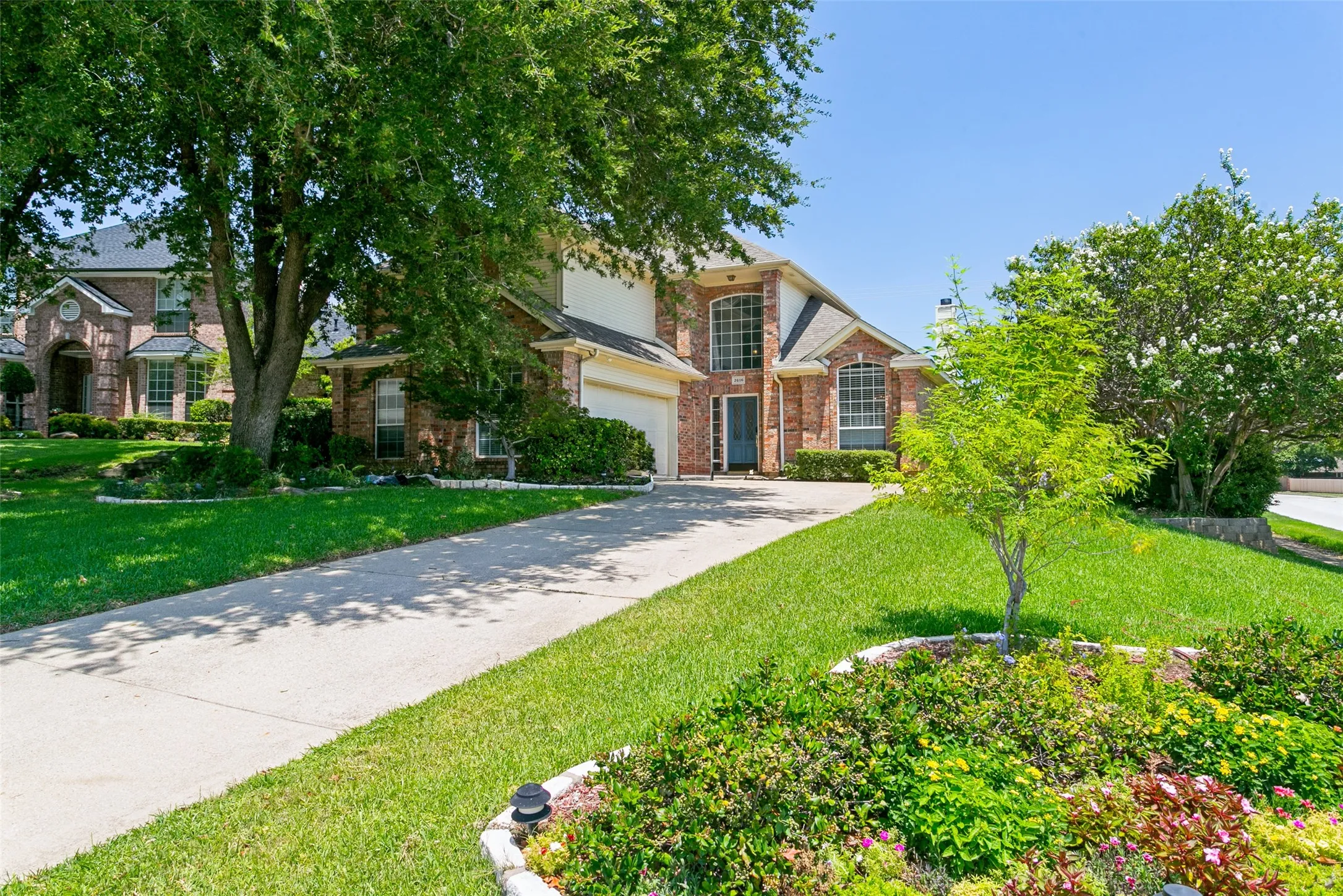 Single Family Residence For Sale in Tarrant County , 2616 Wickersham Court, Grapevine, Texas 76051, 5 Bedroom, 3 Bathroom, 2 Garage spaces, 2,791 Sqft, built in 1992, mls#21337641, Real Estate Agent in Grapevine, Homes For Sale in Tarrant county, Homes For Sale in Grapevine, Realtor in Grapevine Texas, Real Estate Brokerage Independent Realty Texas, Luminita Cordes Realtor