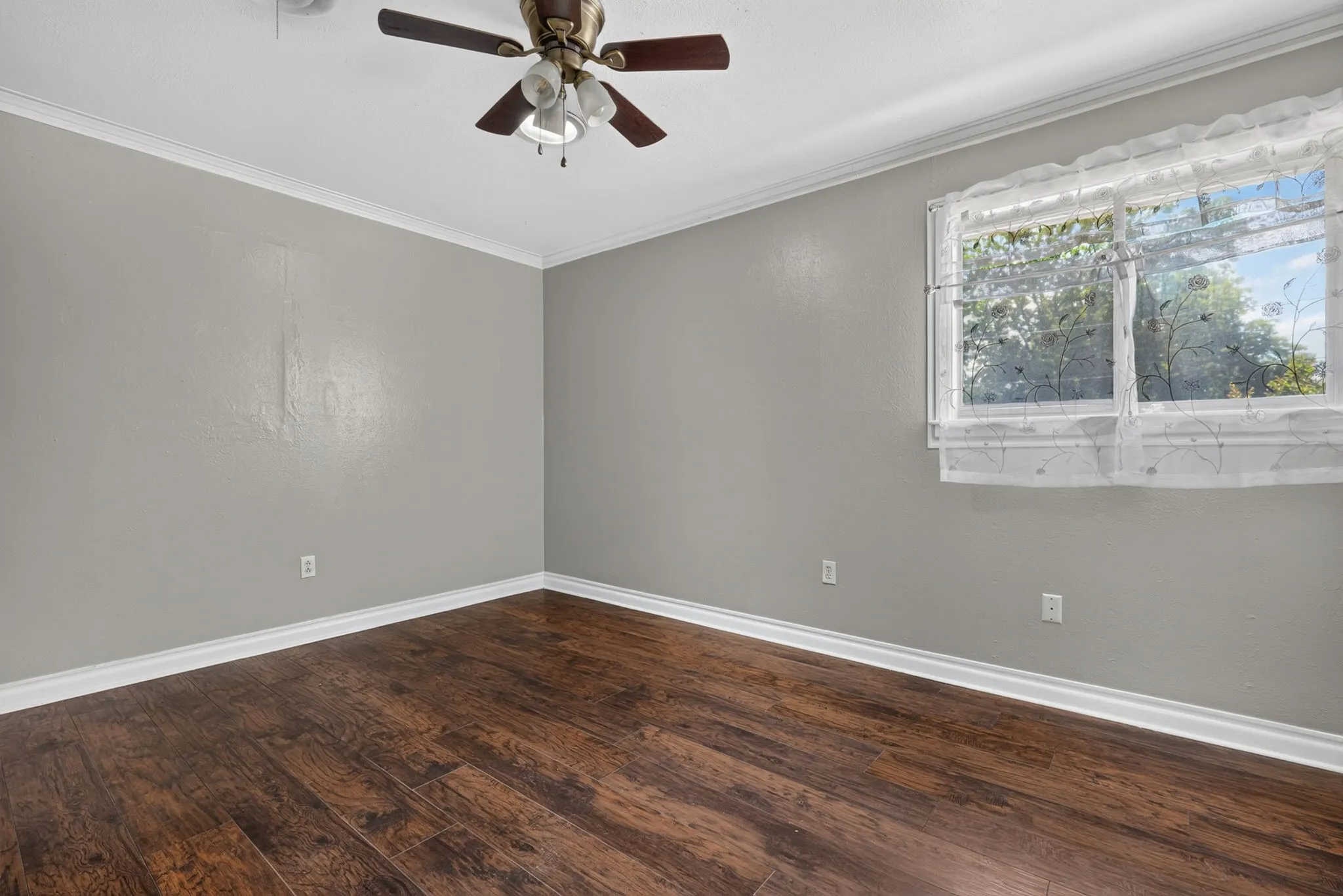 Single Family Residence For Sale in Palo Pinto County , 1702 SE 22nd Avenue, Mineral Wells, Texas 76067, 4 Bedroom, 2 Bathroom, Garage spaces, 2,498 Sqft, built in 1962, mls#21336683, Real Estate Agent in Mineral Wells, Homes For Sale in Palo Pinto county, Homes For Sale in Mineral Wells, Realtor in Mineral Wells Texas, Real Estate Brokerage Independent Realty Texas, Luminita Cordes Realtor