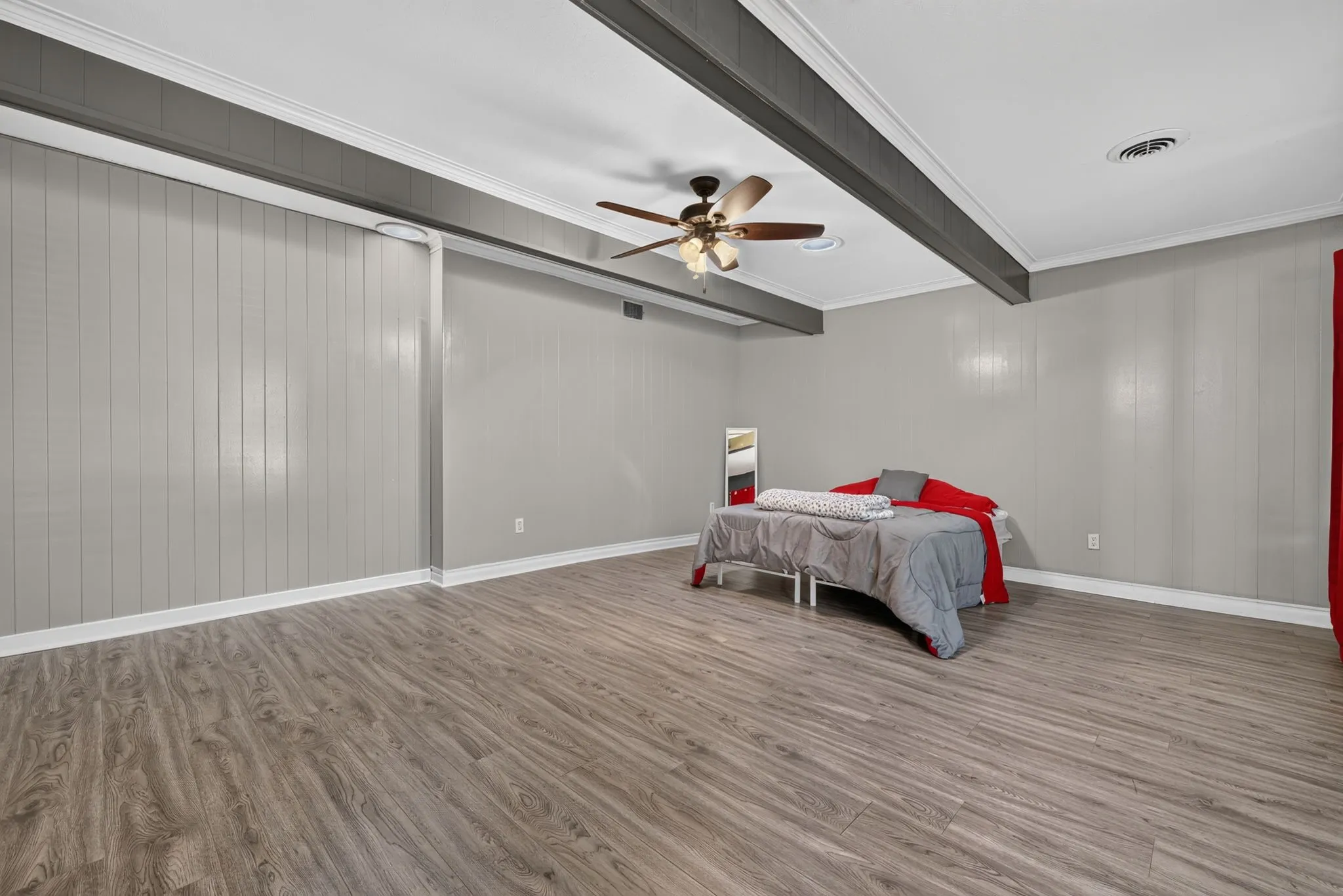 Single Family Residence For Sale in Palo Pinto County , 1702 SE 22nd Avenue, Mineral Wells, Texas 76067, 4 Bedroom, 2 Bathroom, Garage spaces, 2,498 Sqft, built in 1962, mls#21336683, Real Estate Agent in Mineral Wells, Homes For Sale in Palo Pinto county, Homes For Sale in Mineral Wells, Realtor in Mineral Wells Texas, Real Estate Brokerage Independent Realty Texas, Luminita Cordes Realtor