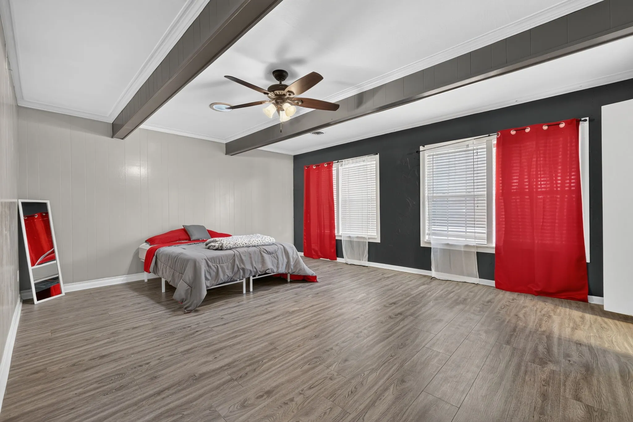 Single Family Residence For Sale in Palo Pinto County , 1702 SE 22nd Avenue, Mineral Wells, Texas 76067, 4 Bedroom, 2 Bathroom, Garage spaces, 2,498 Sqft, built in 1962, mls#21336683, Real Estate Agent in Mineral Wells, Homes For Sale in Palo Pinto county, Homes For Sale in Mineral Wells, Realtor in Mineral Wells Texas, Real Estate Brokerage Independent Realty Texas, Luminita Cordes Realtor