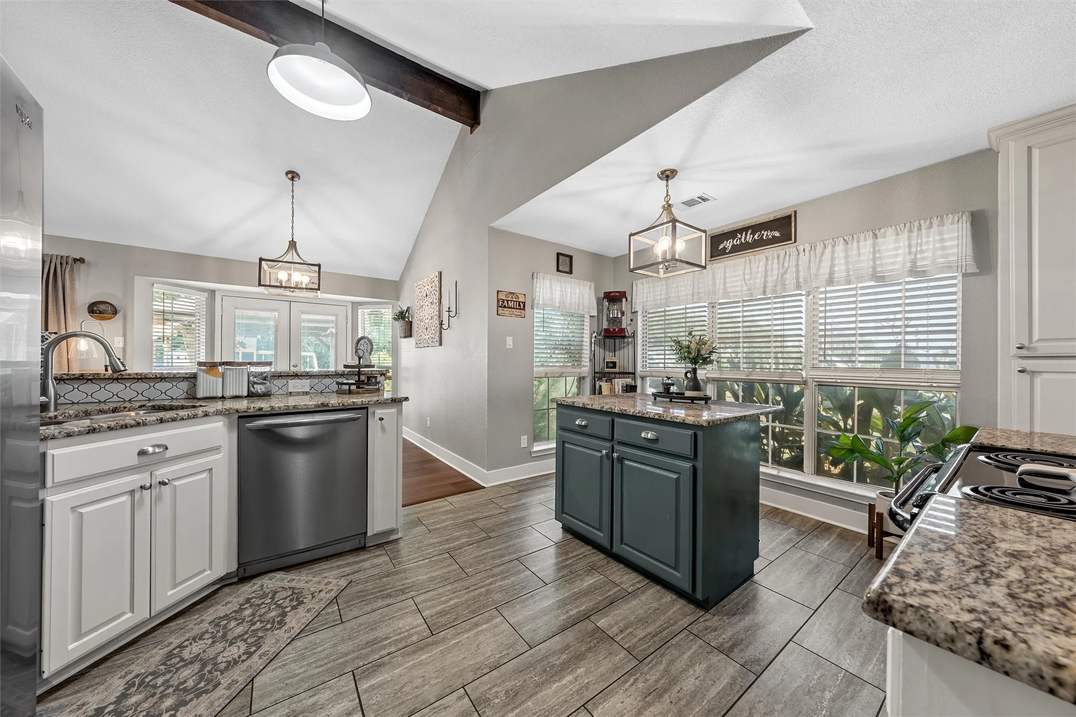 Single Family Residence For Sale in Mc Lennan County , 101 Brown Drive, Eddy, Texas 76524, 4 Bedroom, 2 Bathroom, Garage spaces, 1,930 Sqft, built in 2002, mls#21339072, Real Estate Agent in Eddy, Homes For Sale in Mc Lennan county, Homes For Sale in Eddy, Realtor in Eddy Texas, Real Estate Brokerage Independent Realty Texas, Luminita Cordes Realtor