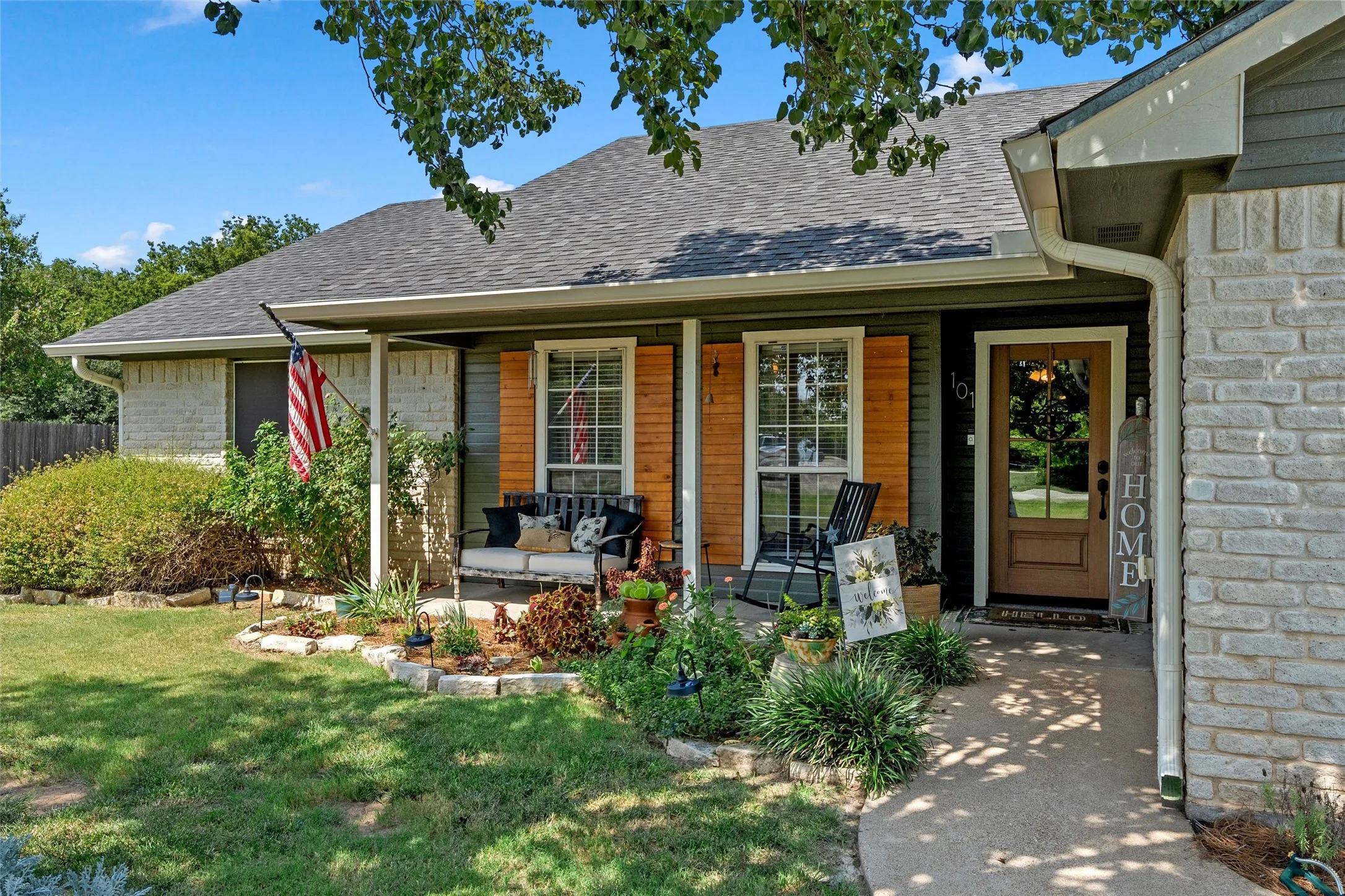 Single Family Residence For Sale in Mc Lennan County , 101 Brown Drive, Eddy, Texas 76524, 4 Bedroom, 2 Bathroom, Garage spaces, 1,930 Sqft, built in 2002, mls#21339072, Real Estate Agent in Eddy, Homes For Sale in Mc Lennan county, Homes For Sale in Eddy, Realtor in Eddy Texas, Real Estate Brokerage Independent Realty Texas, Luminita Cordes Realtor