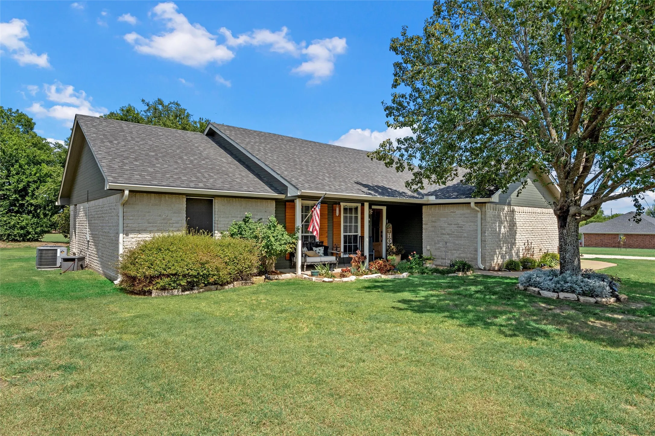 Single Family Residence For Sale in Mc Lennan County , 101 Brown Drive, Eddy, Texas 76524, 4 Bedroom, 2 Bathroom, Garage spaces, 1,930 Sqft, built in 2002, mls#21339072, Real Estate Agent in Eddy, Homes For Sale in Mc Lennan county, Homes For Sale in Eddy, Realtor in Eddy Texas, Real Estate Brokerage Independent Realty Texas, Luminita Cordes Realtor