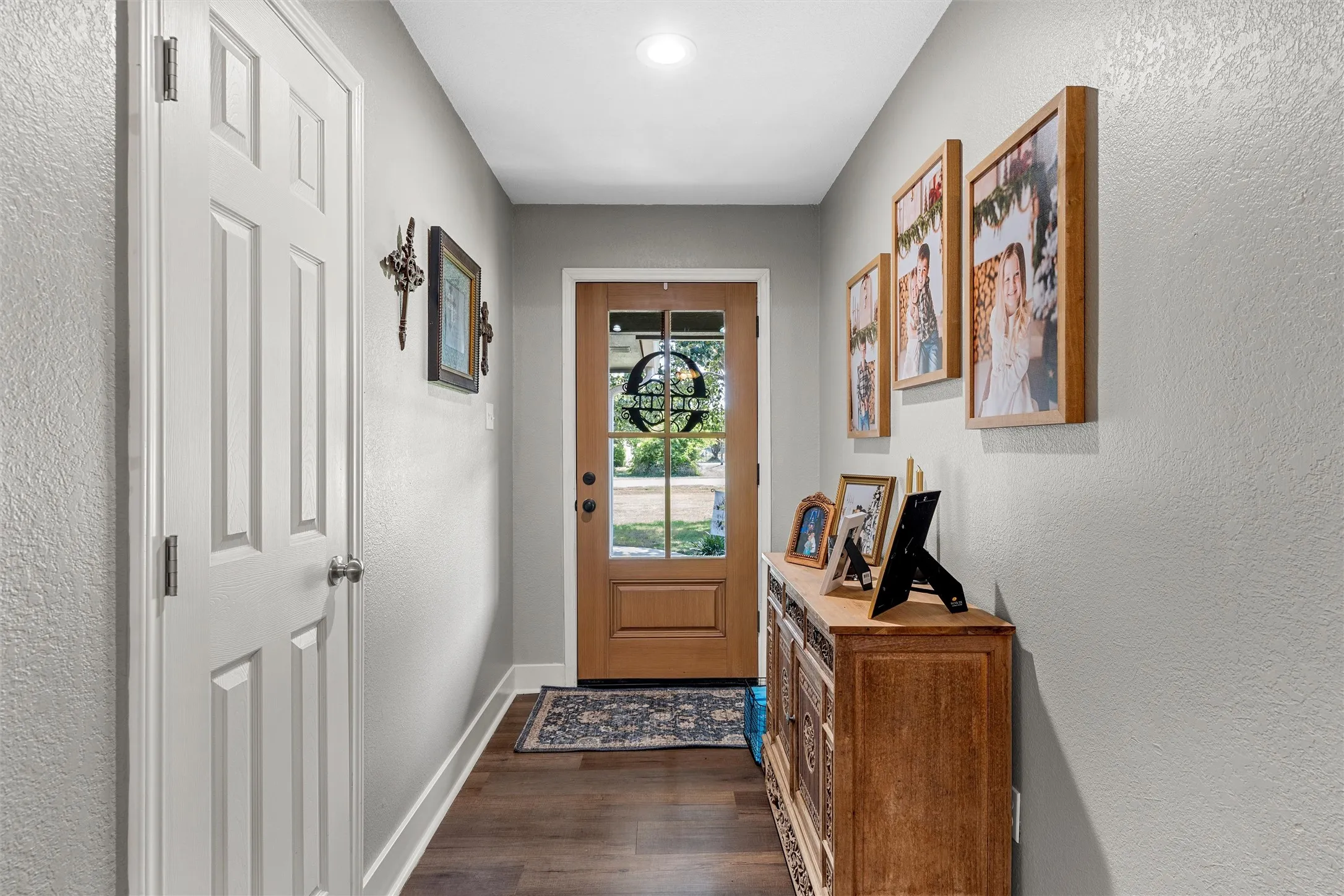 Single Family Residence For Sale in Mc Lennan County , 101 Brown Drive, Eddy, Texas 76524, 4 Bedroom, 2 Bathroom, Garage spaces, 1,930 Sqft, built in 2002, mls#21339072, Real Estate Agent in Eddy, Homes For Sale in Mc Lennan county, Homes For Sale in Eddy, Realtor in Eddy Texas, Real Estate Brokerage Independent Realty Texas, Luminita Cordes Realtor