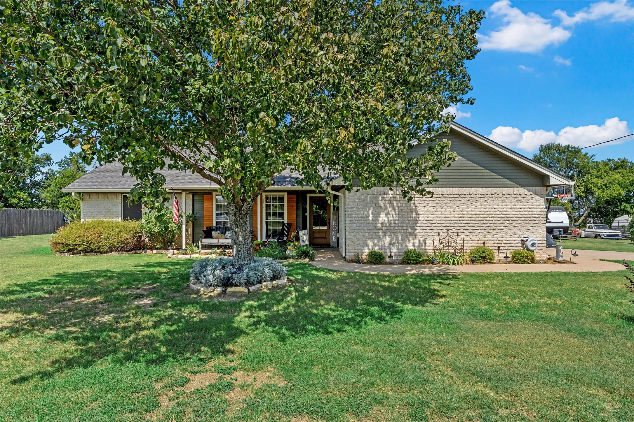 Single Family Residence For Sale in Mc Lennan County , 101 Brown Drive, Eddy, Texas 76524, 4 Bedroom, 2 Bathroom, Garage spaces, 1,930 Sqft, built in 2002, mls#21339072, Real Estate Agent in Eddy, Homes For Sale in Mc Lennan county, Homes For Sale in Eddy, Realtor in Eddy Texas, Real Estate Brokerage Independent Realty Texas, Luminita Cordes Realtor
