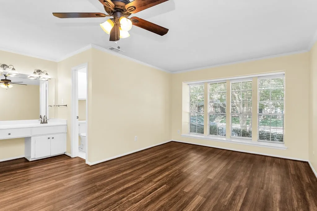 Townhouse For Sale in Dallas County , 10626 Northboro Street 9, Dallas, Texas 75230, 3 Bedroom, 2 Bathroom, Garage spaces, 1,450 Sqft, built in 1971, mls#21335906, Real Estate Agent in Dallas, Homes For Sale in Dallas county, Homes For Sale in Dallas, Realtor in Dallas Texas, Real Estate Brokerage Independent Realty Texas, Luminita Cordes Realtor