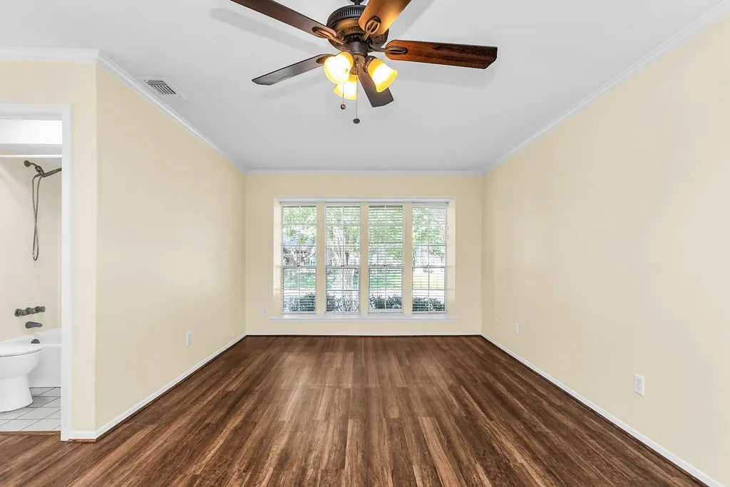 Townhouse For Sale in Dallas County , 10626 Northboro Street 9, Dallas, Texas 75230, 3 Bedroom, 2 Bathroom, Garage spaces, 1,450 Sqft, built in 1971, mls#21335906, Real Estate Agent in Dallas, Homes For Sale in Dallas county, Homes For Sale in Dallas, Realtor in Dallas Texas, Real Estate Brokerage Independent Realty Texas, Luminita Cordes Realtor