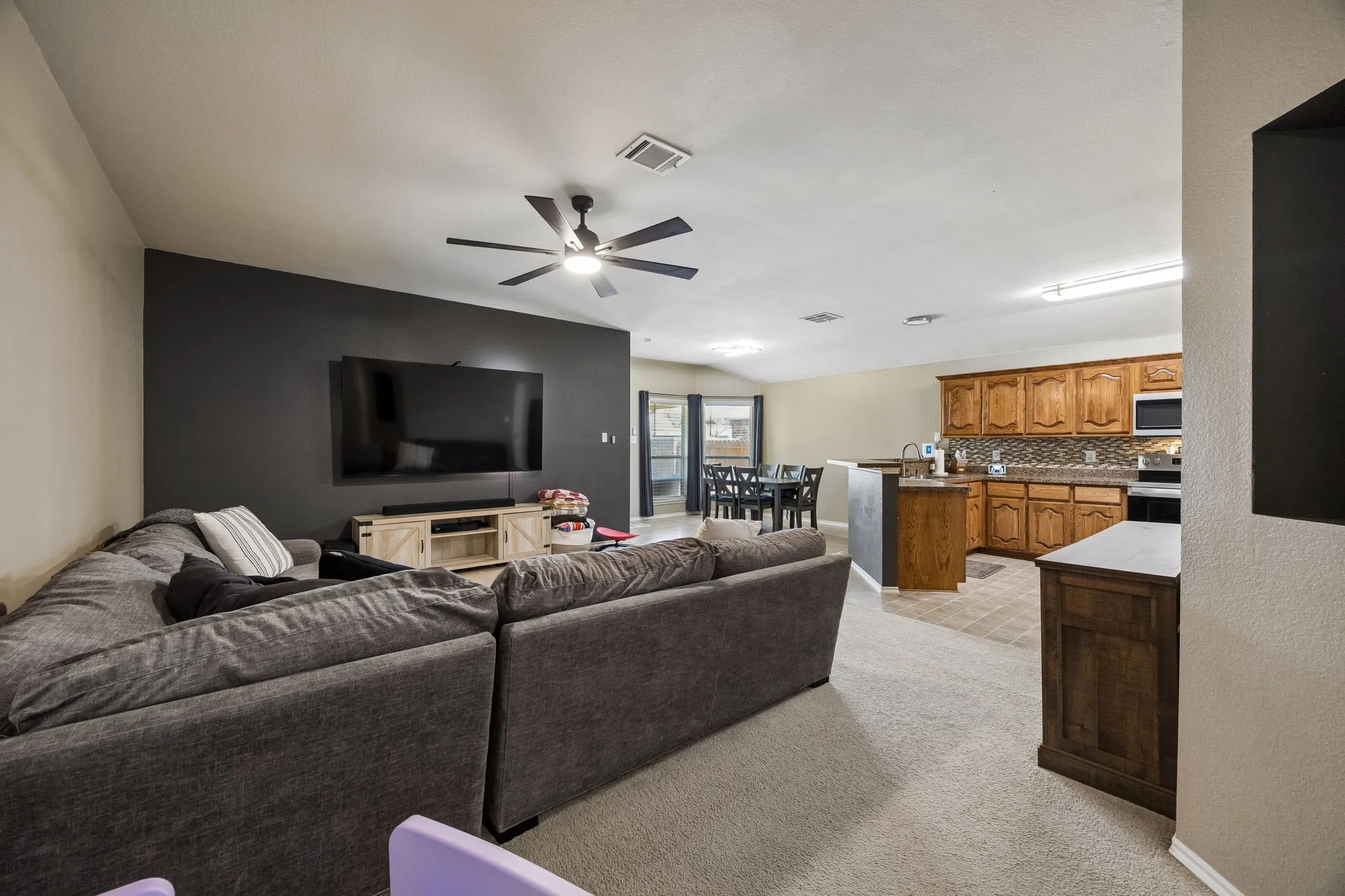 Single Family Residence For Rent in Hunt County , 3216 Overstreet Lane, Royse City, Texas 75189, 3 Bedroom, 2 Bathroom, 2 Garage spaces, 1,633 Sqft, built in 2007, mls#21332184, Real Estate Agent in Royse City, Homes For Rent in Hunt county, Homes For Rent in Royse City, Realtor in Royse City Texas, Real Estate Brokerage Independent Realty Texas, Luminita Cordes Realtor